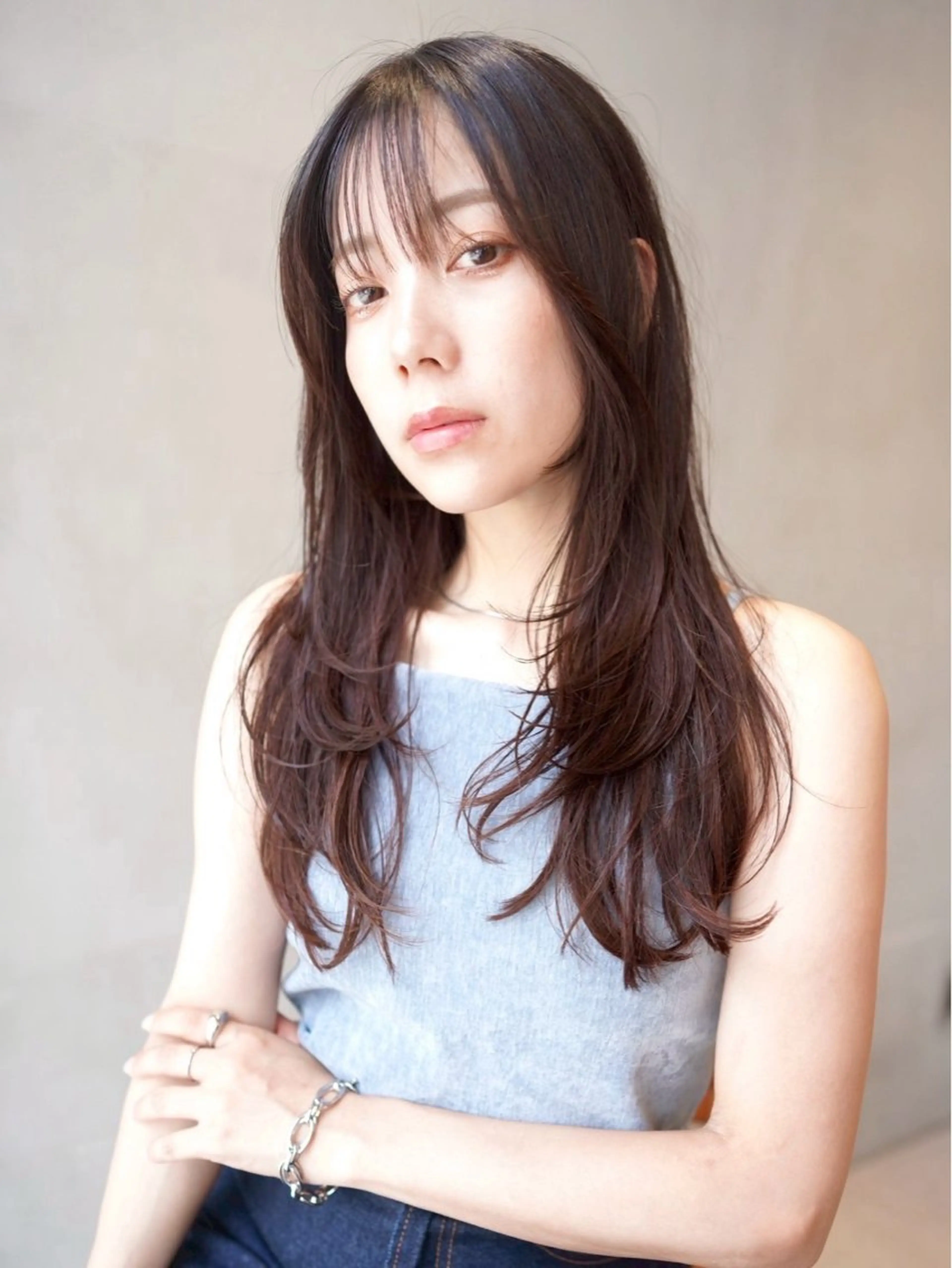 ロング センターパート /ニュアンスパーマのヘアスタイル