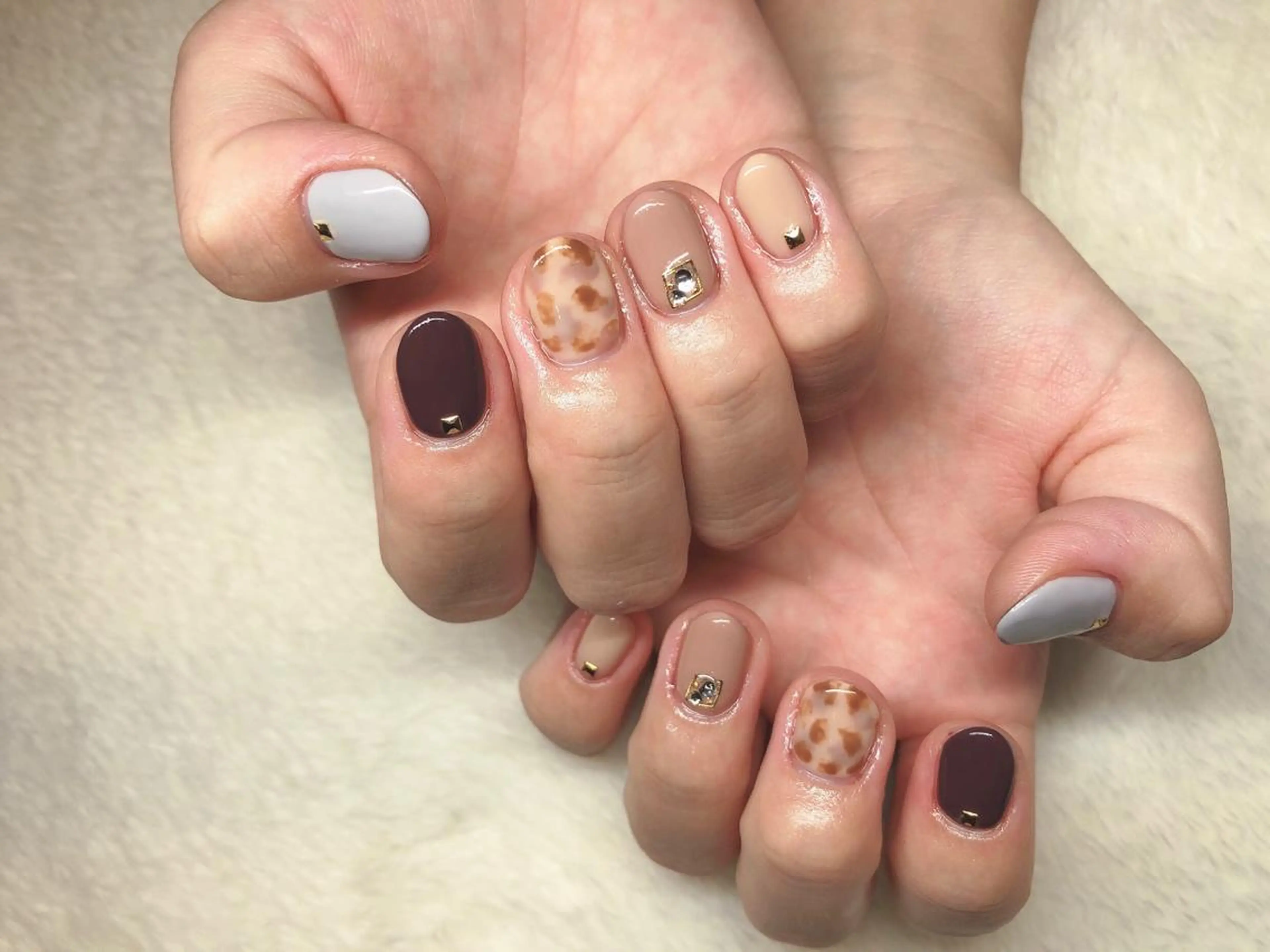 ネイル フットネイル フレンチネイル ジェルネイル ラメ(グリッター) ラメグラデーション NEO Beauty Salon所属・𝐍𝐄𝐎 𝐉𝐔𝐑𝐈のネイルデザイン