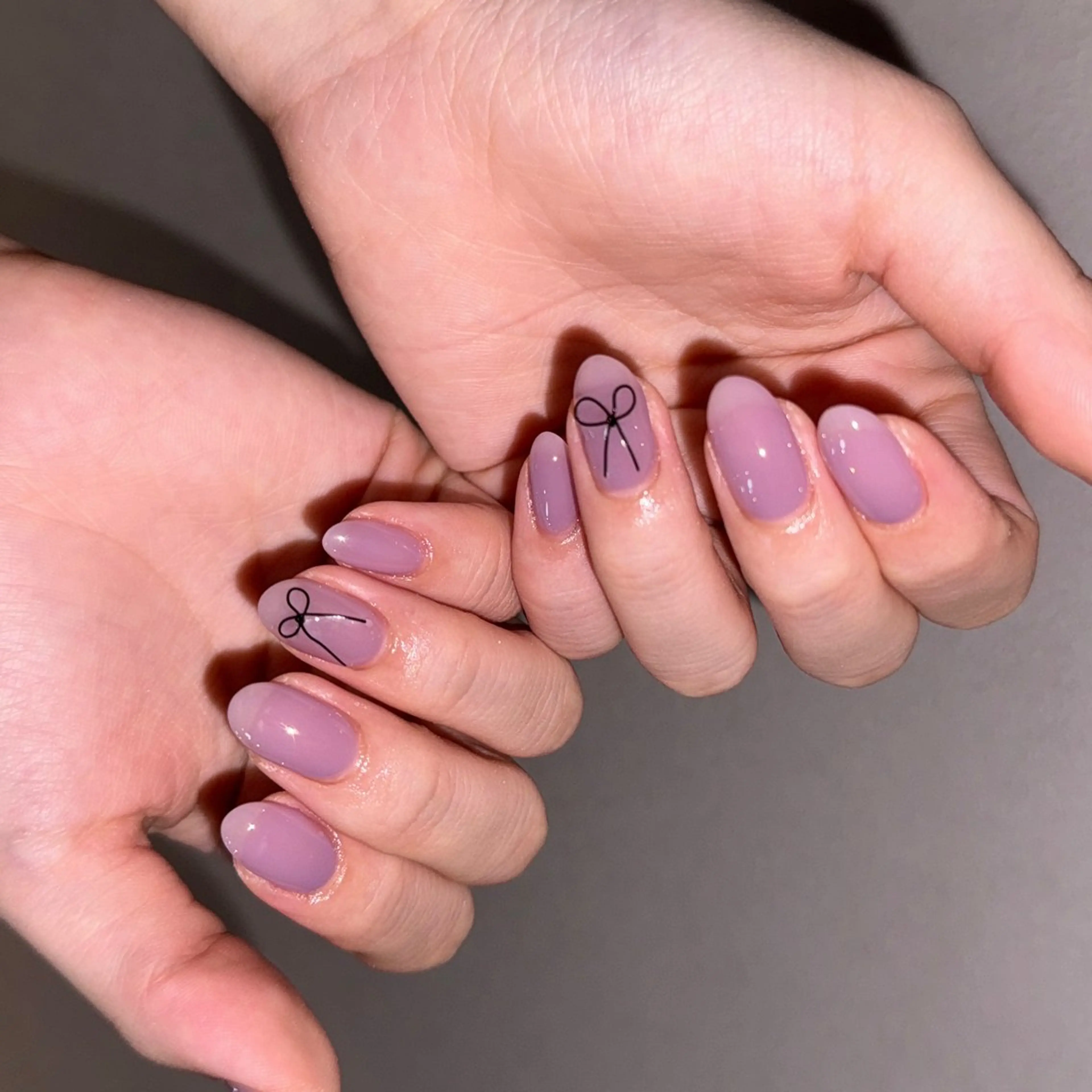 ネイル ワンカラーネイル パープル リボン シンプルネイル ハンドネイル ハンドケア 🎀NAIL🎀 AI🪄︎︎◝✩のネイルデザイン