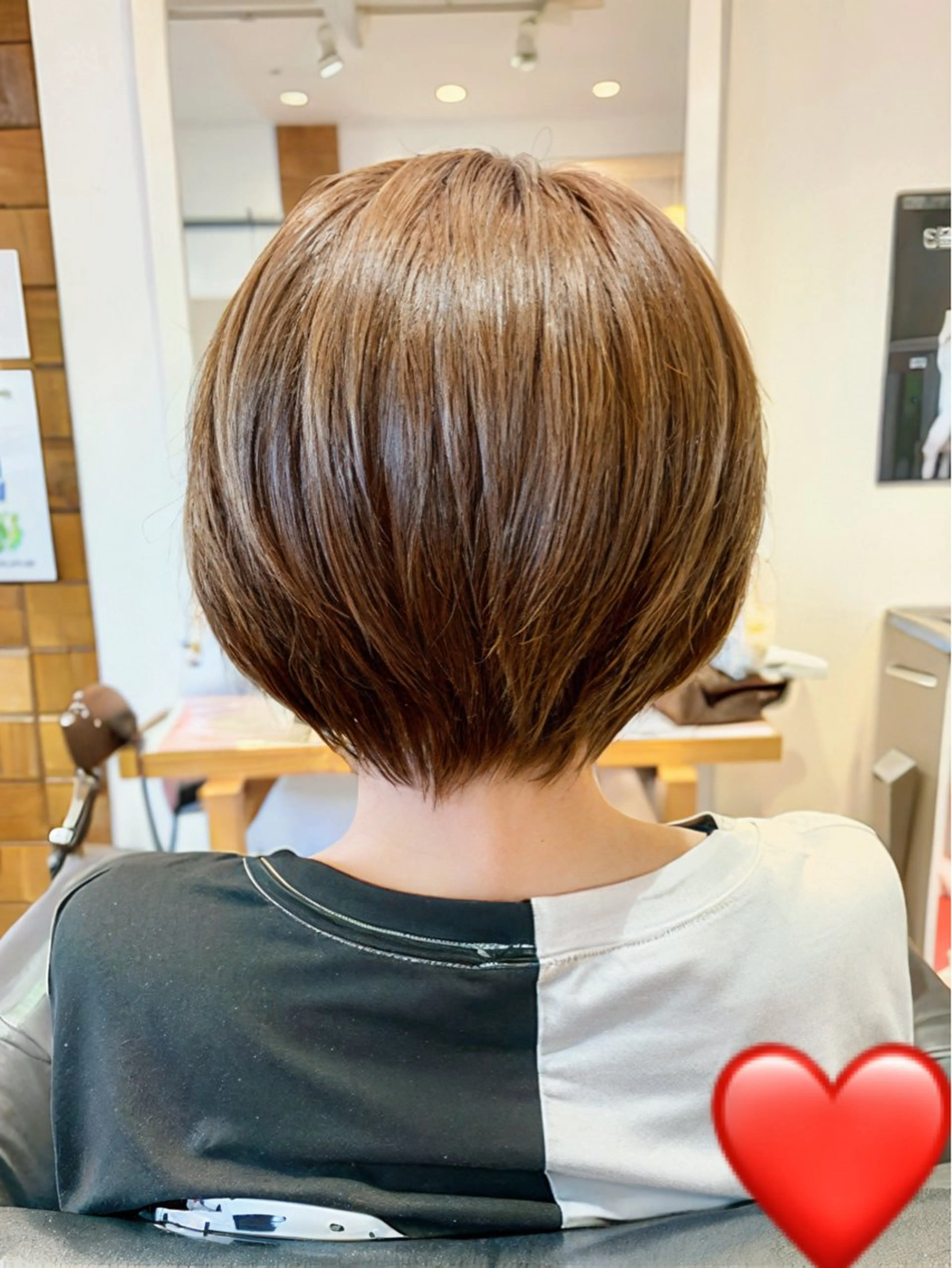 ショート カラー イヤリングカラー イルミナカラー ボブ ショートヘア 縮毛矯正 カット ヘアカラー 秋山知穂🌸縮毛矯正 ショートお任せ🌸のヘアスタイル