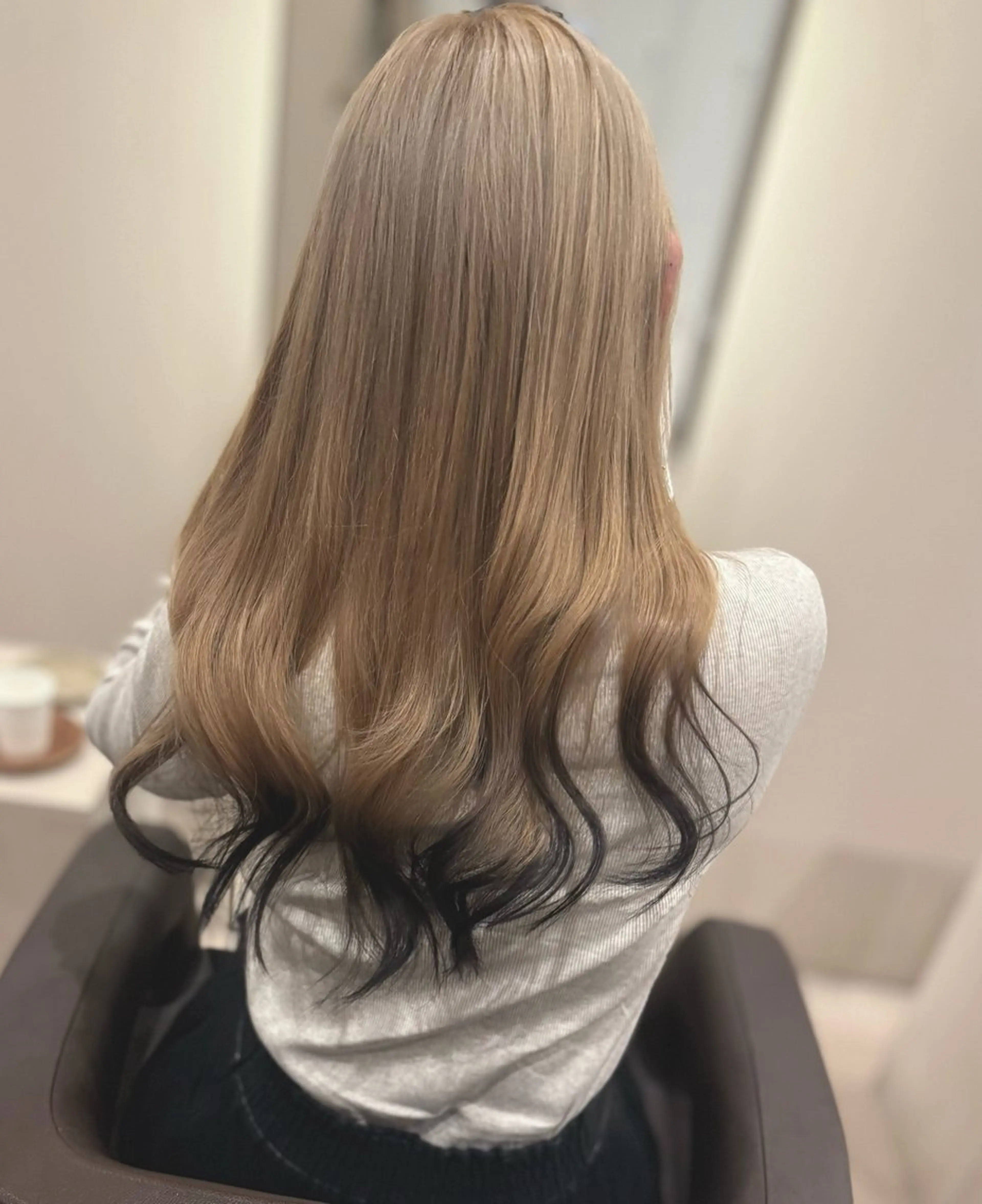 ロング Eliss堀江所属・あかさき ゆみのヘアスタイル