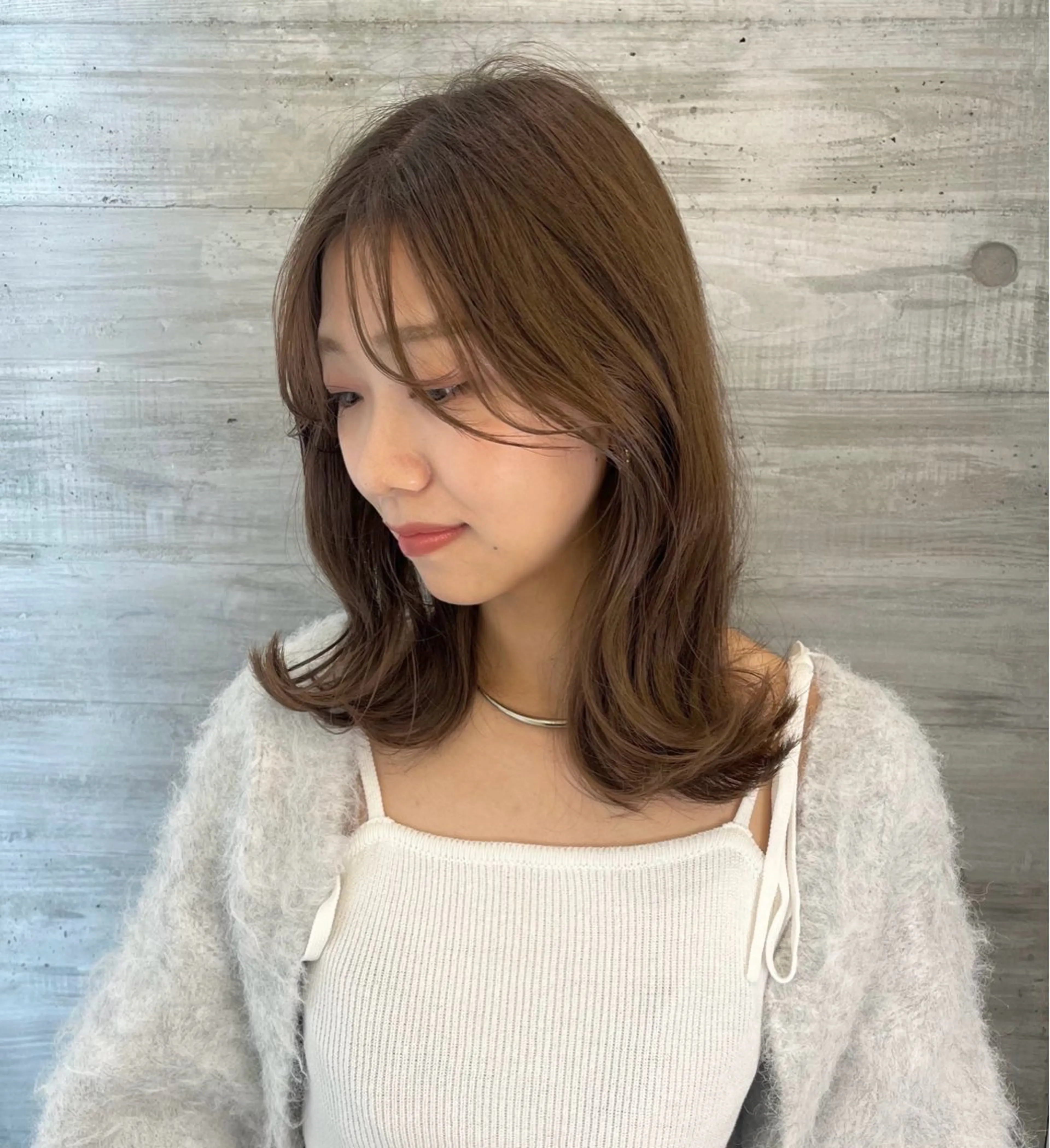 セミロング カラー GOODDAY ヘアサロンのヘアスタイル