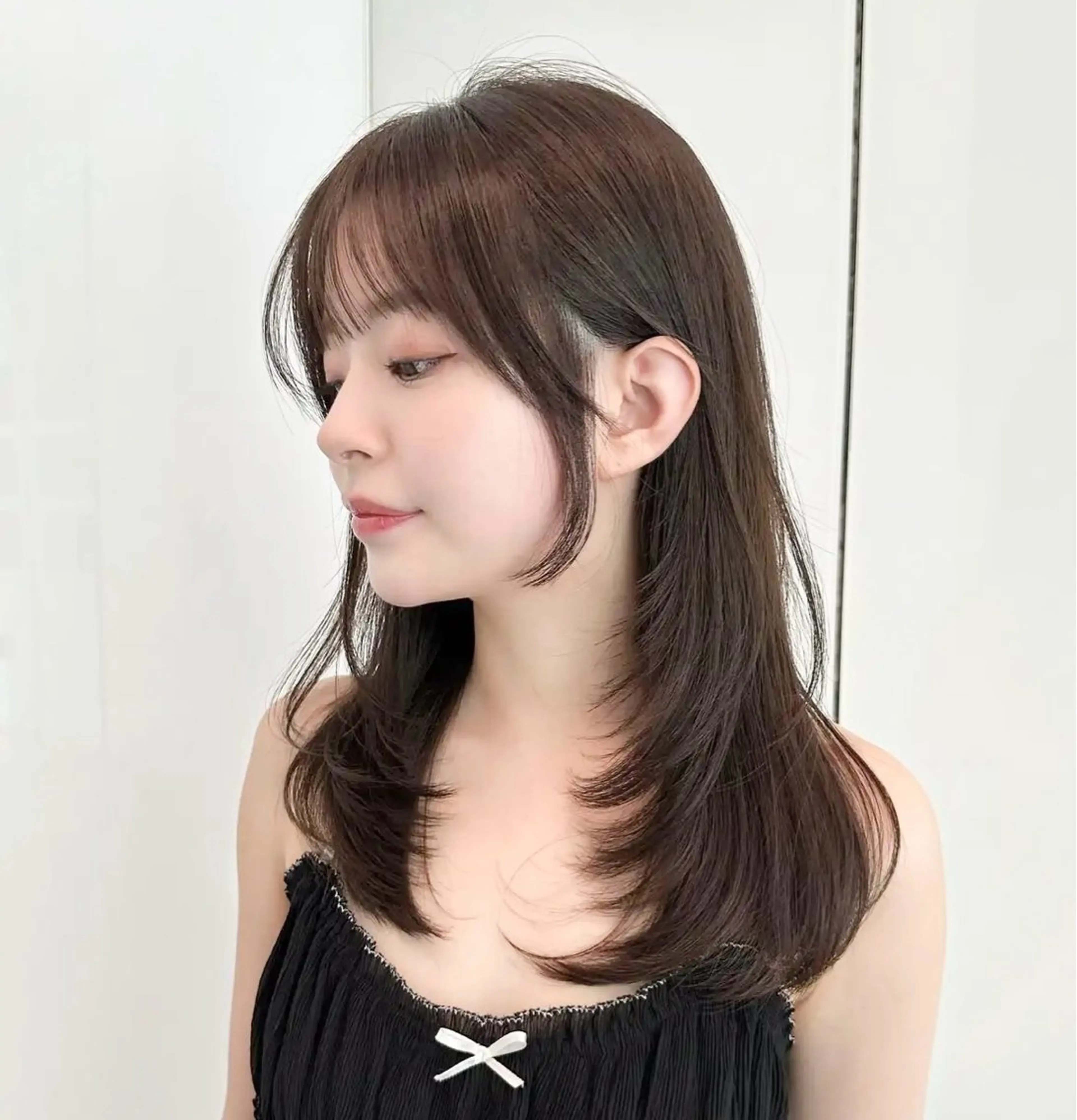 セミロング 顔周りカット 小顔カット 吉川 陽菜のヘアスタイル