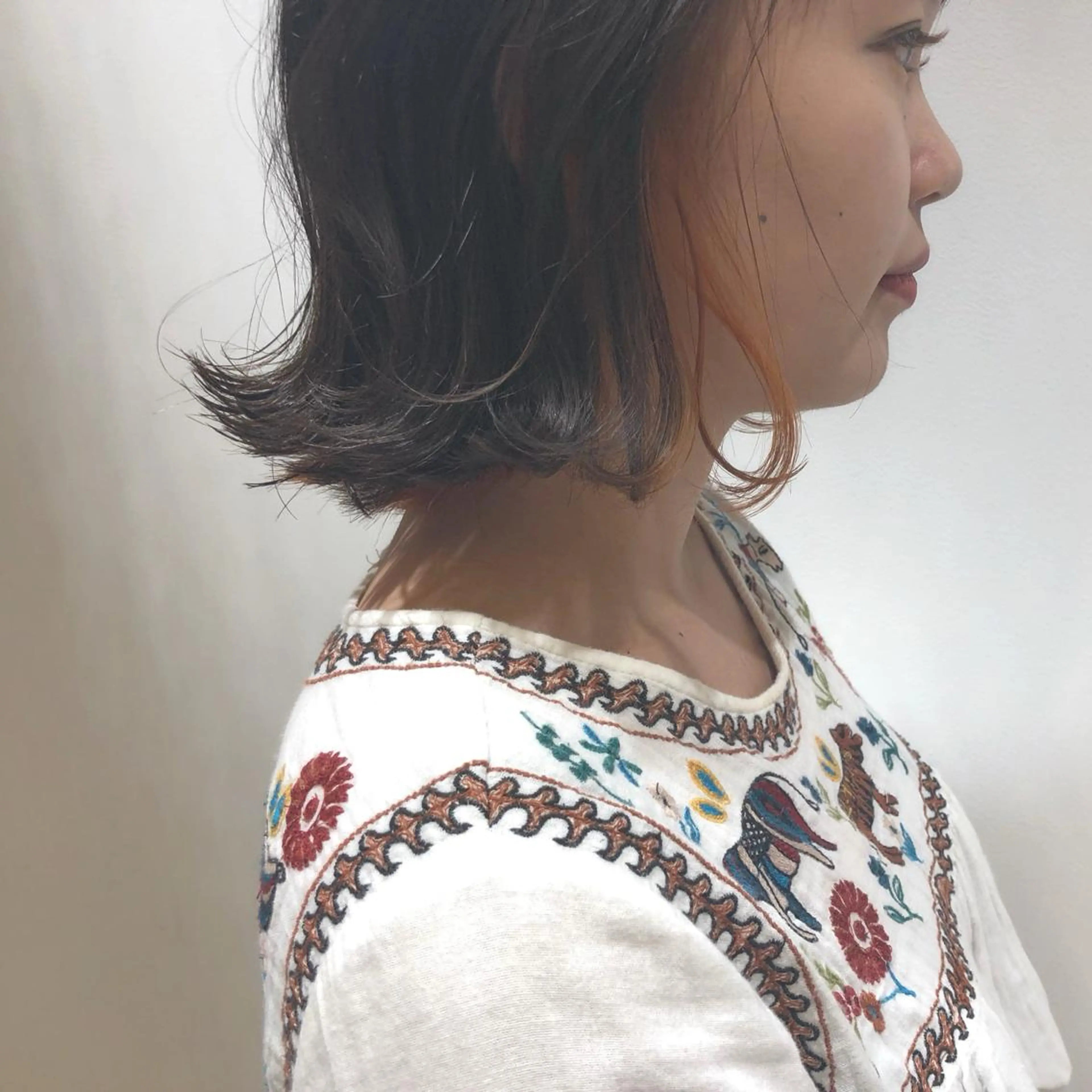 ミディアム カラー インナーカラー オレンジ 江原 彩華のヘアスタイル