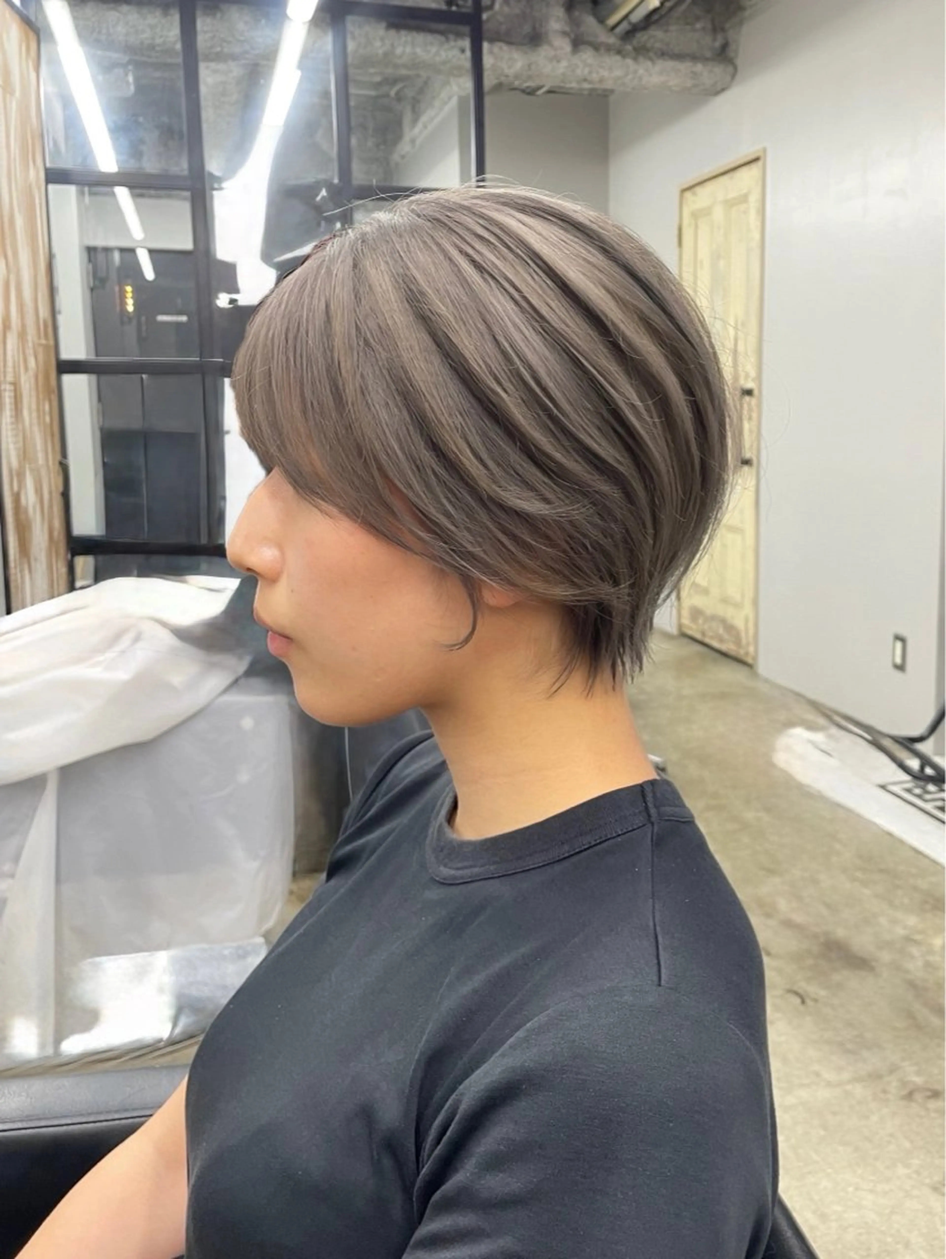ショート カラー ブリーチ ケアブリーチ グレージュ ハイトーンカラー ヘアカラー メンズカット/パーマ 艶カラーTAIGA︎のヘアスタイル