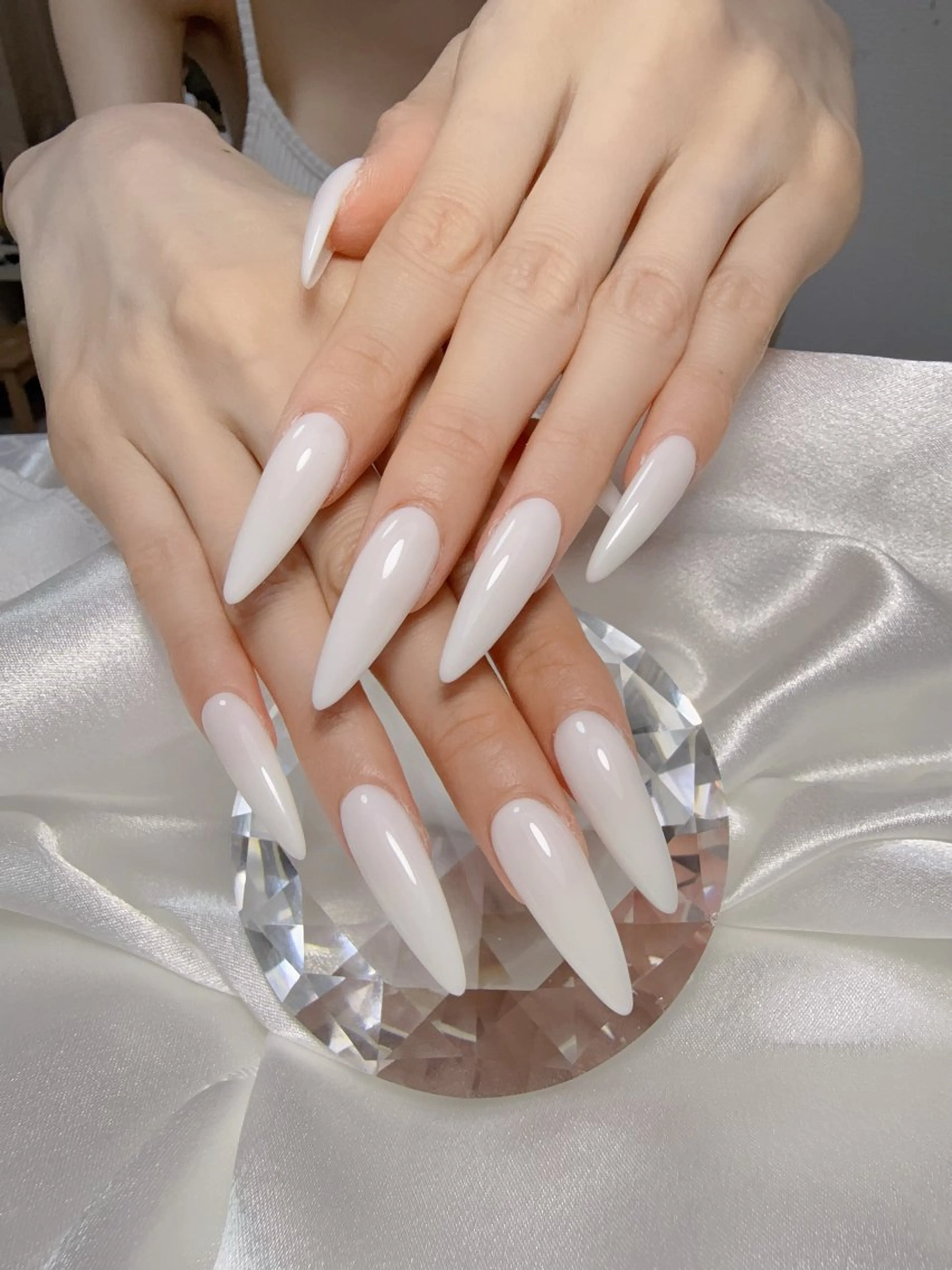 ネイル オーロラネイル ブルー チークネイル フットネイル フレンチネイル 西野 カナのネイルデザイン