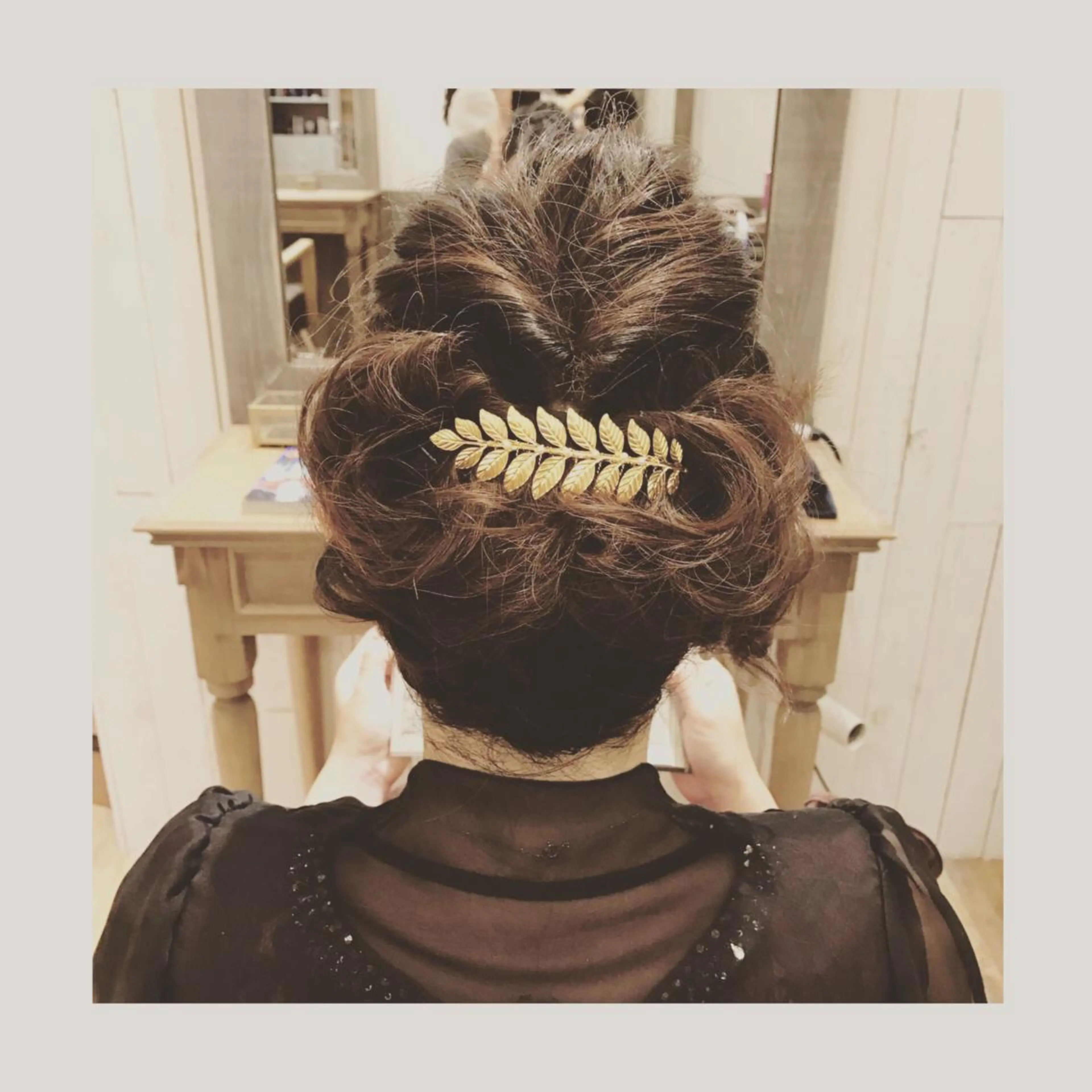 ヘアアレンジ サロウィン新宿三丁目所属・✨クセ・広がりで悩む 学生さんへ✨taroのヘアスタイル