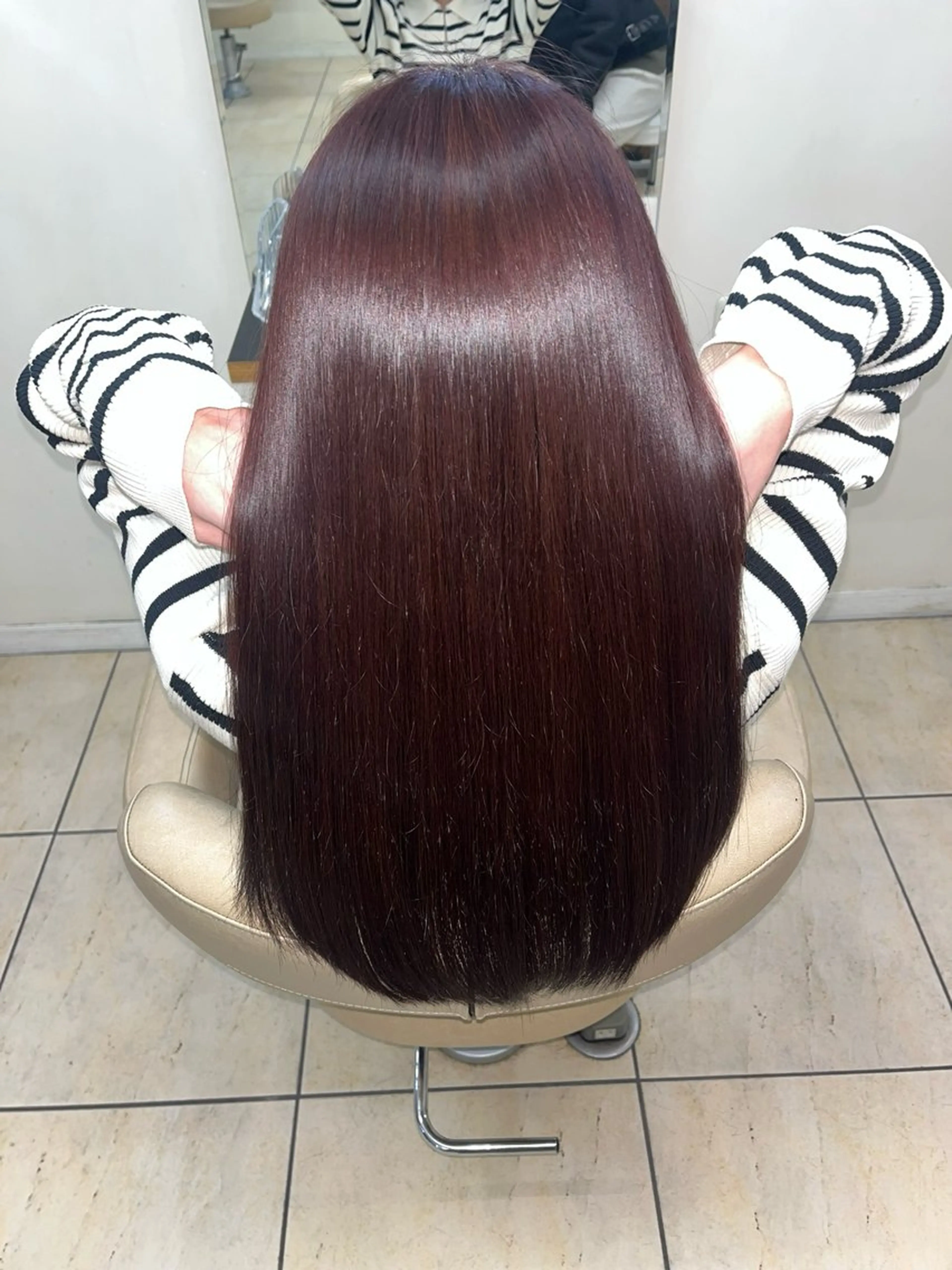 ロング カラー レッドカラー カット ヘアカラー エムスラッシュ本牧所属・片岡 未優のヘアスタイル