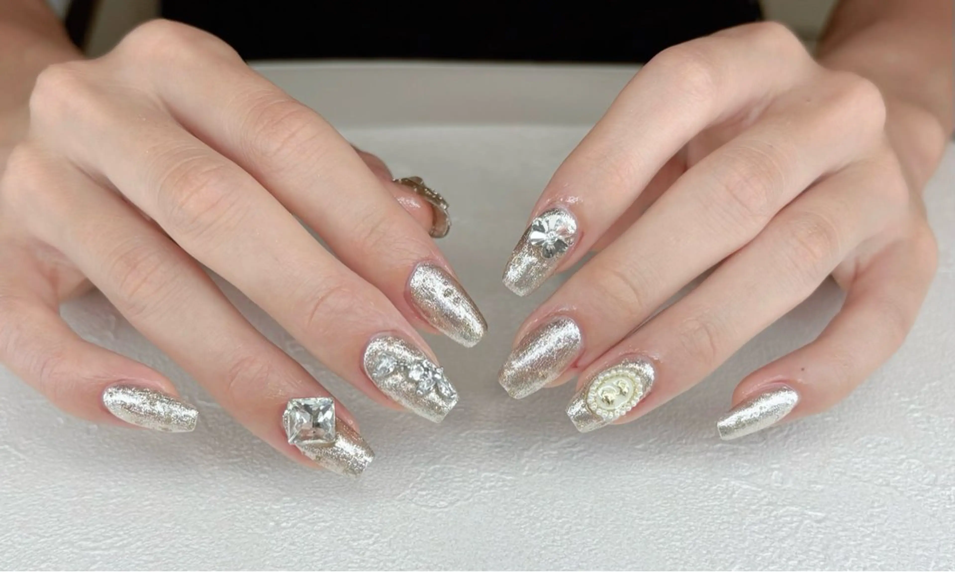 ネイル オーロラネイル ブルー チークネイル フットネイル フレンチネイル NAILS168 大家店のネイルデザイン