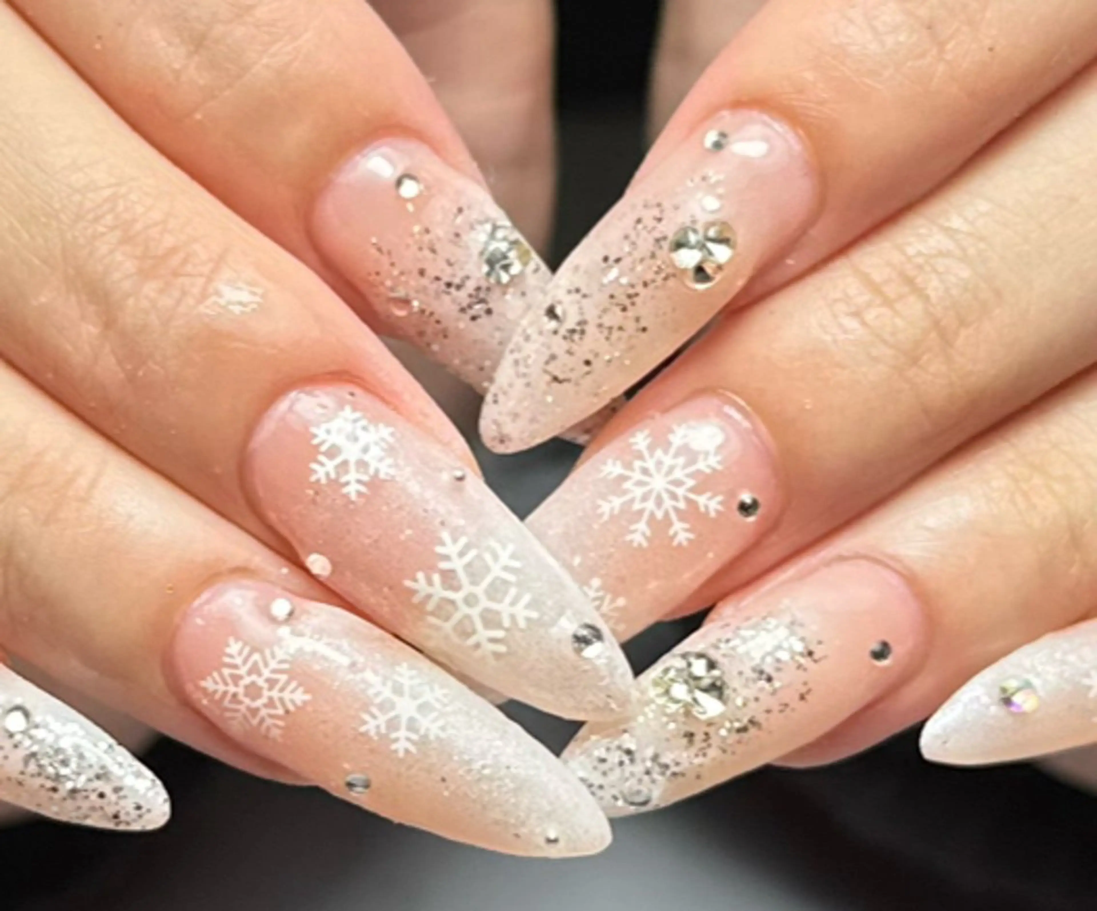 ネイル 新山 聖のネイルデザイン