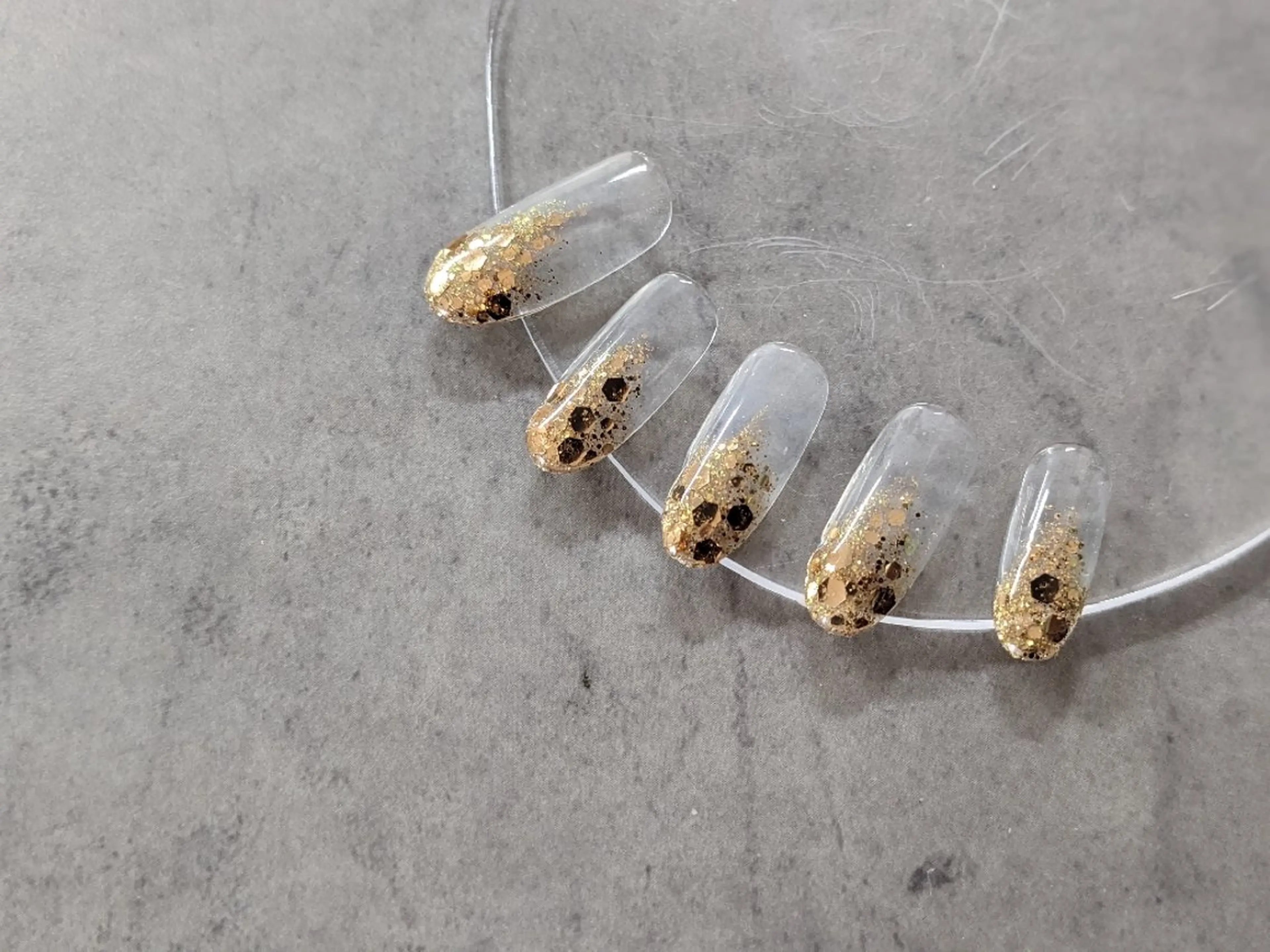 ネイル グラデーション ホログラムネイル ラメ(グリッター) ラメグラデーション ハンドネイル Aglaia🌸 DENのネイルデザイン