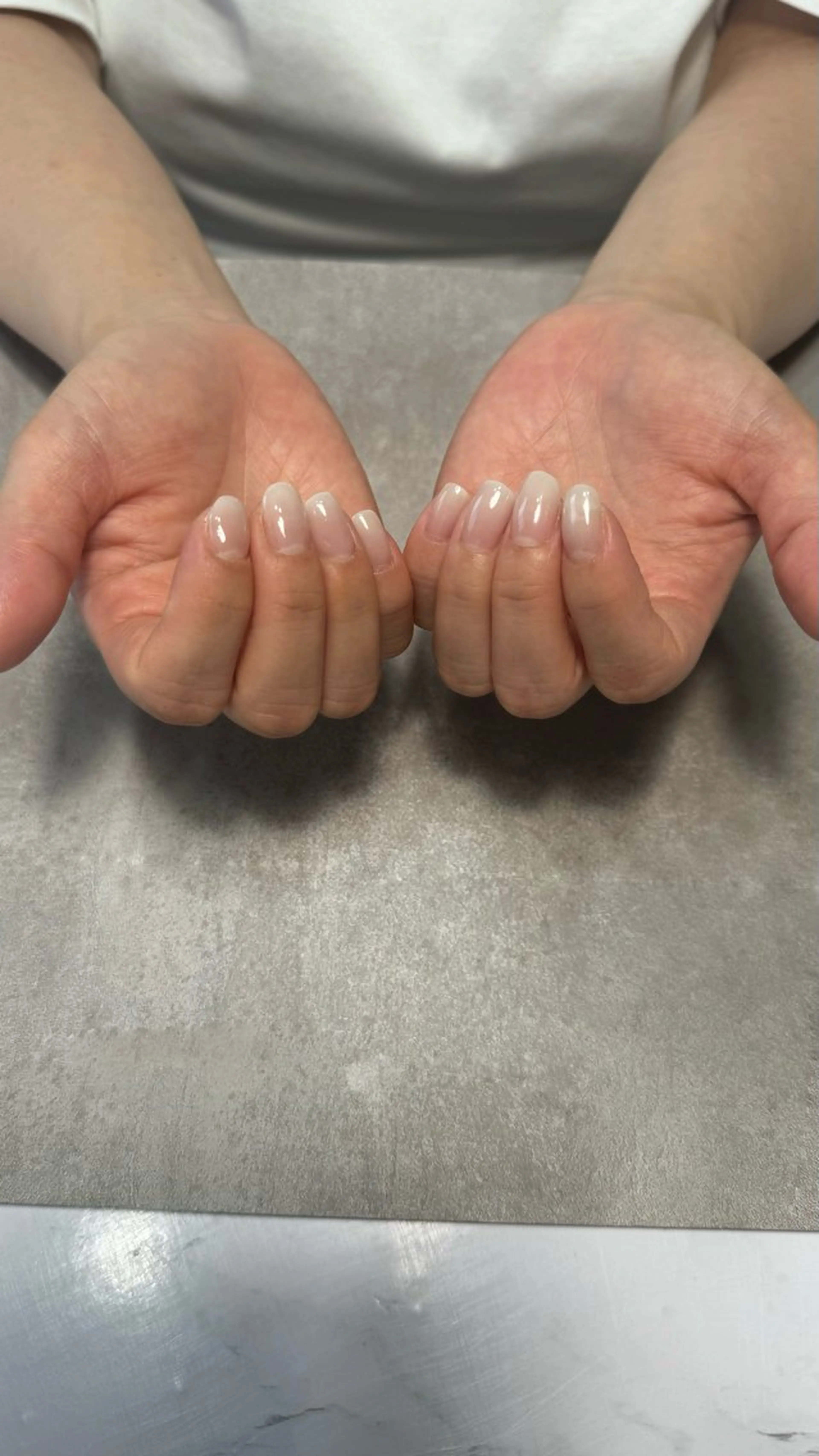 ネイル グラデーション ホワイト nailroom Crea'sのネイルデザイン