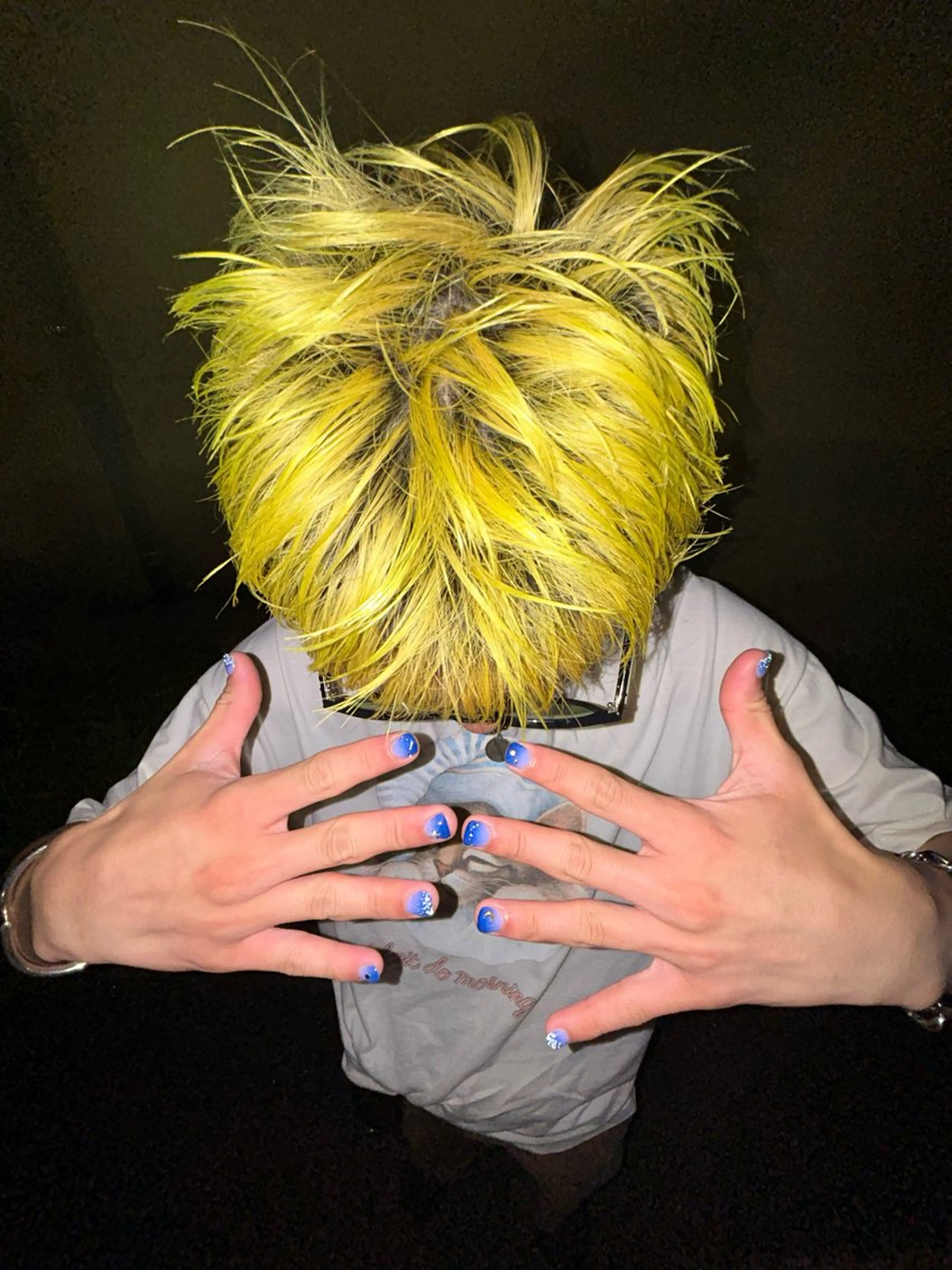 カラー メンズ メンズブリーチ ブリーチ イエローカラー カット ヘアカラー トリートメント 有働由良／ハイトーン ／韓国メンズヘアのヘアスタイル