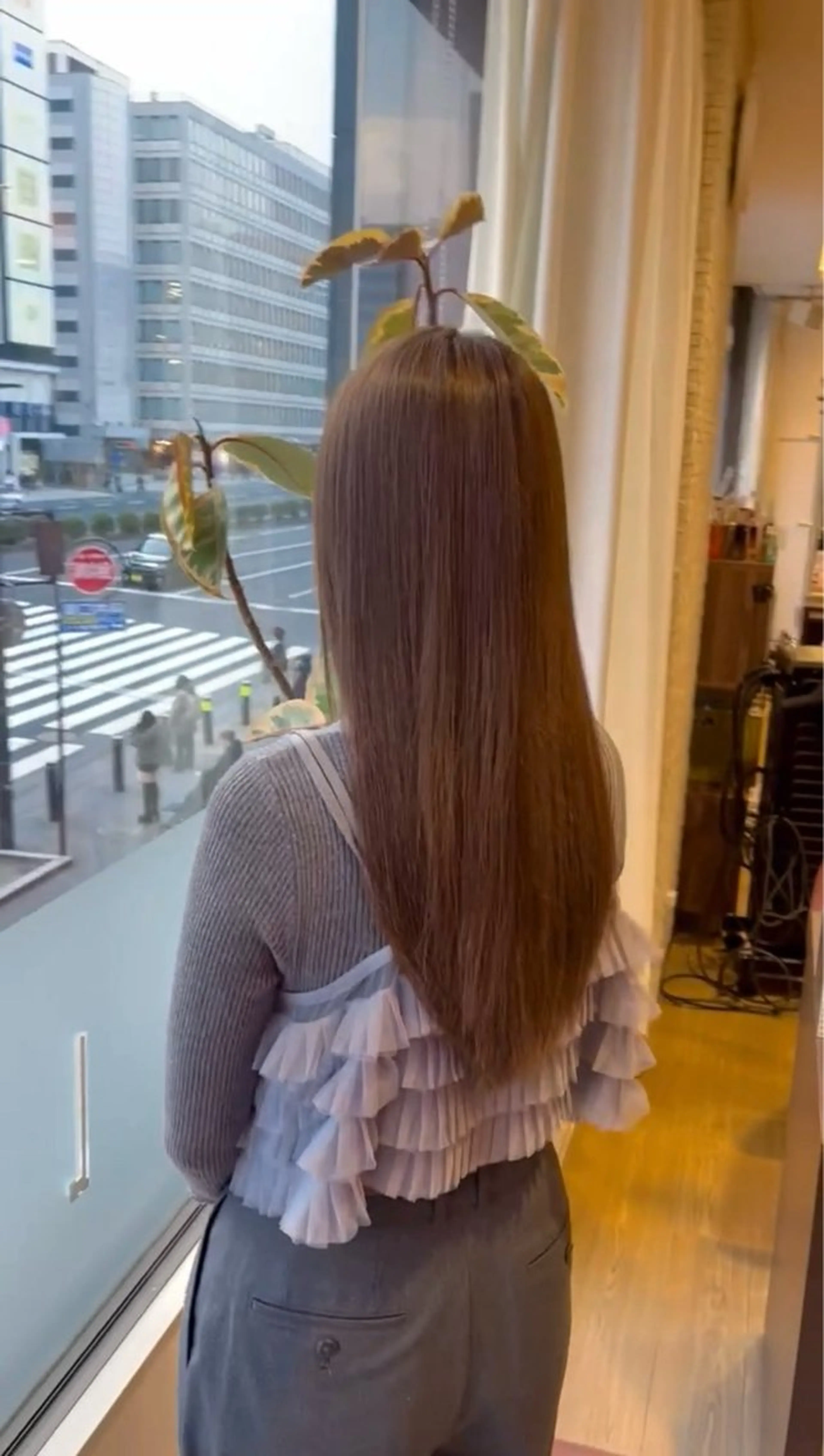 カラー Hz/ヘルツ SHIHOのヘアスタイル