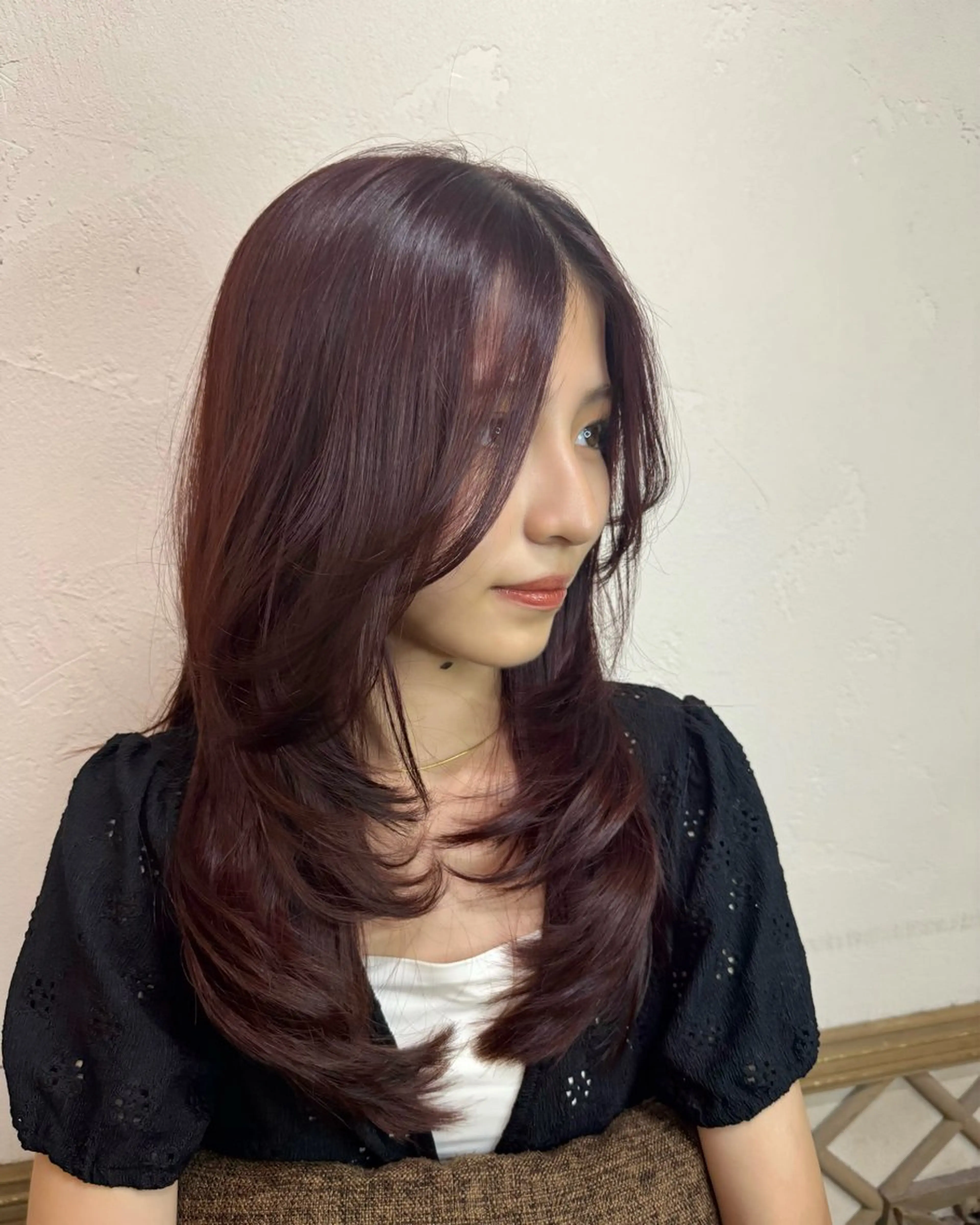 ロング カラー ロングレイヤー ボルドーカラー レッドカラー ハイレイヤー レイヤーカット カット ヘアカラー トリートメント Bonheur銀座 /前田 栞九郎のヘアスタイル