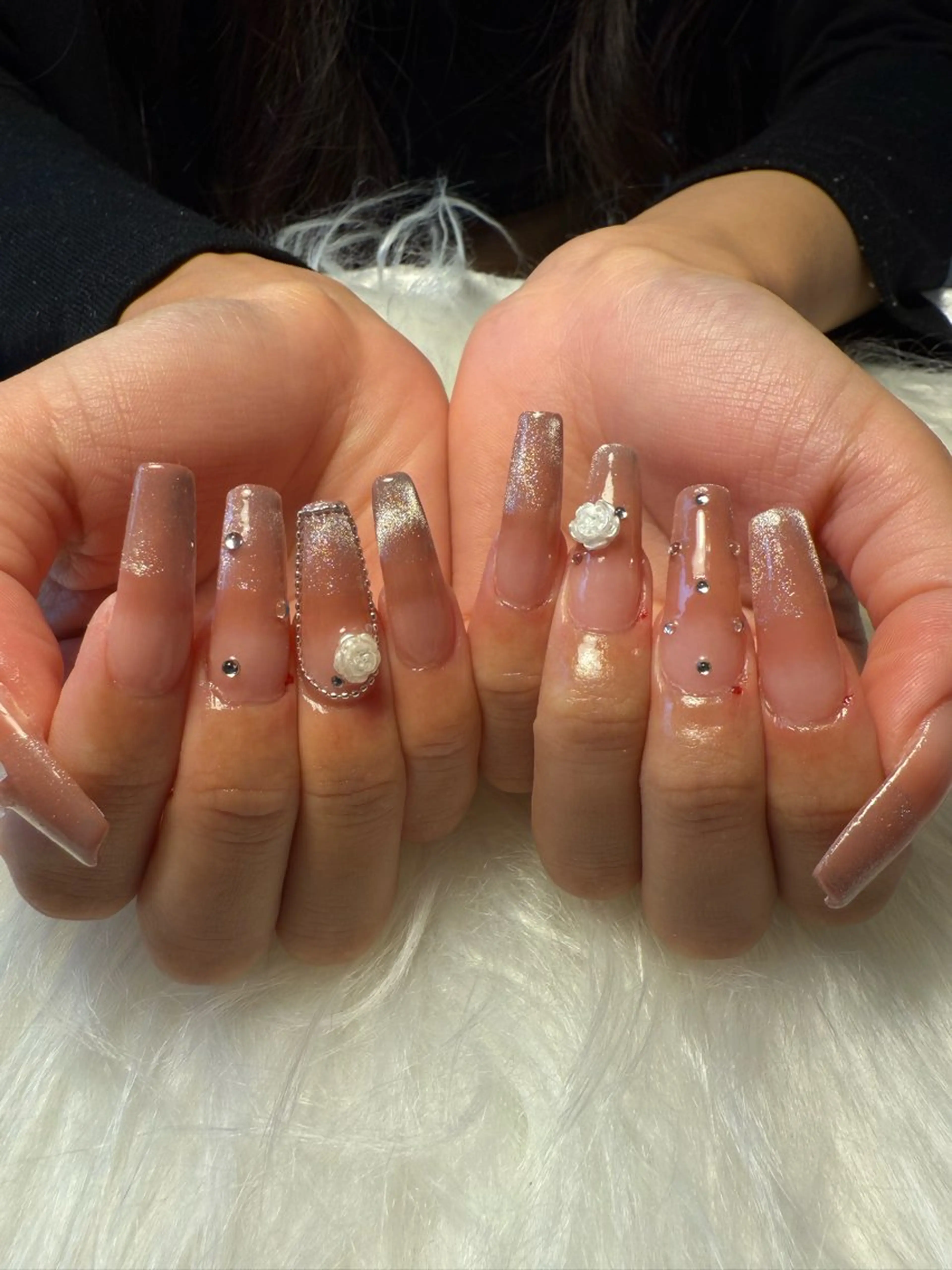 ネイル アートネイル ドット 長さ出し フレンチネイル キラキラネイル ハンドネイル nail salon Estelleのネイルデザイン