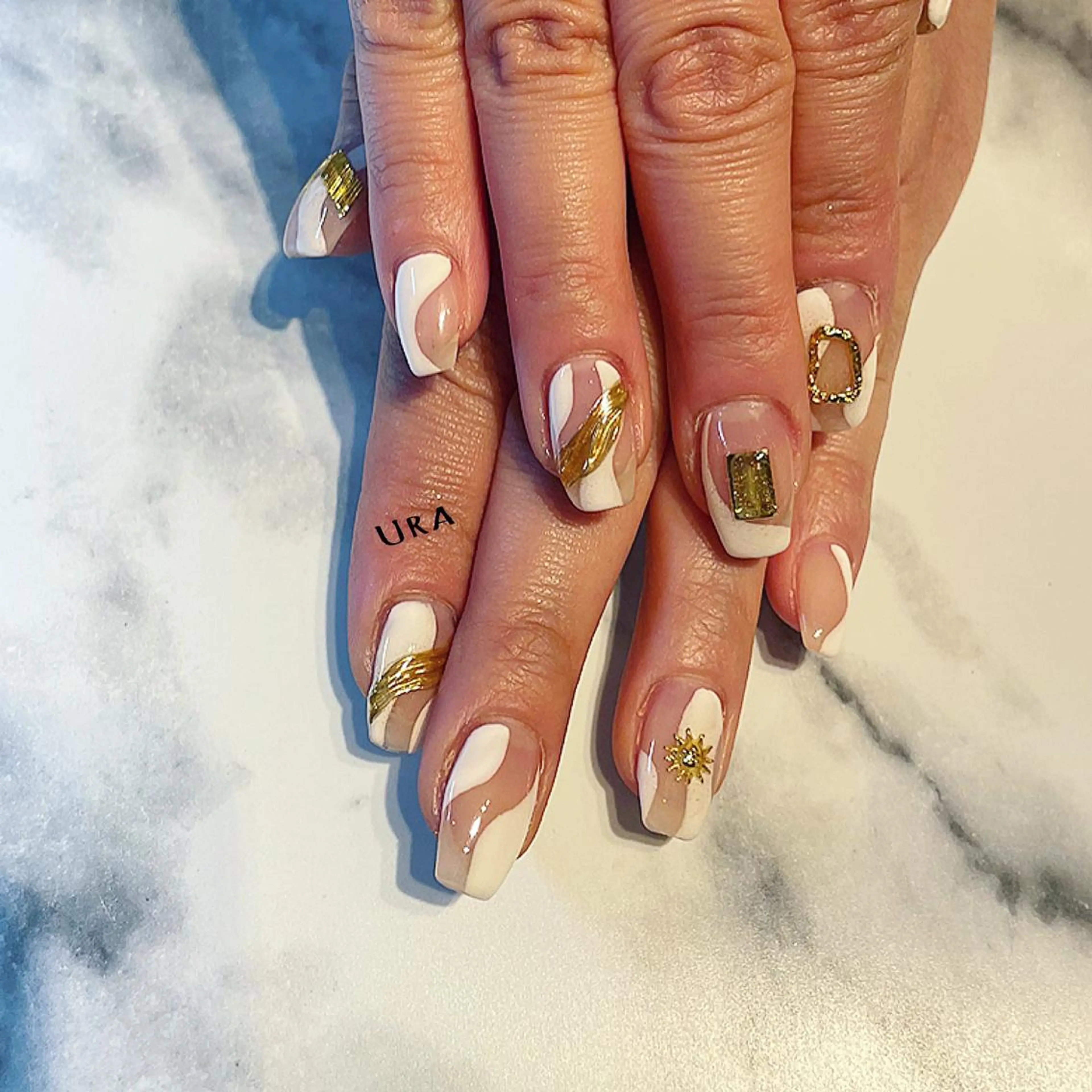 ネイル UrakoNail 《nail》のネイルデザイン