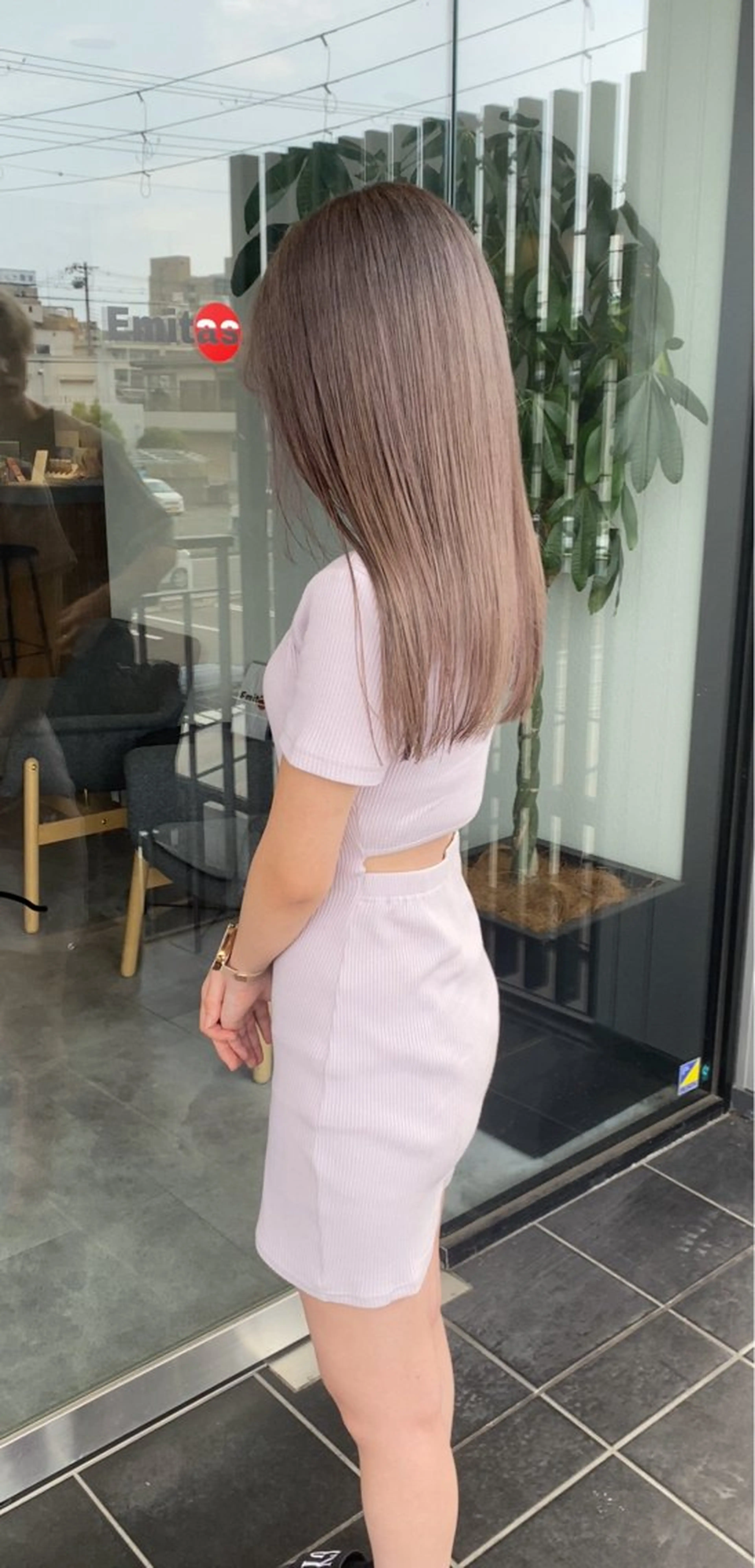 セミロング カラー ダブルカラー グレージュ ミルクティーグレージュ カット ヘアカラー トリートメント Emitas.柳通り店所属・山﨑 大暉【ダブルカラー】のヘアスタイル