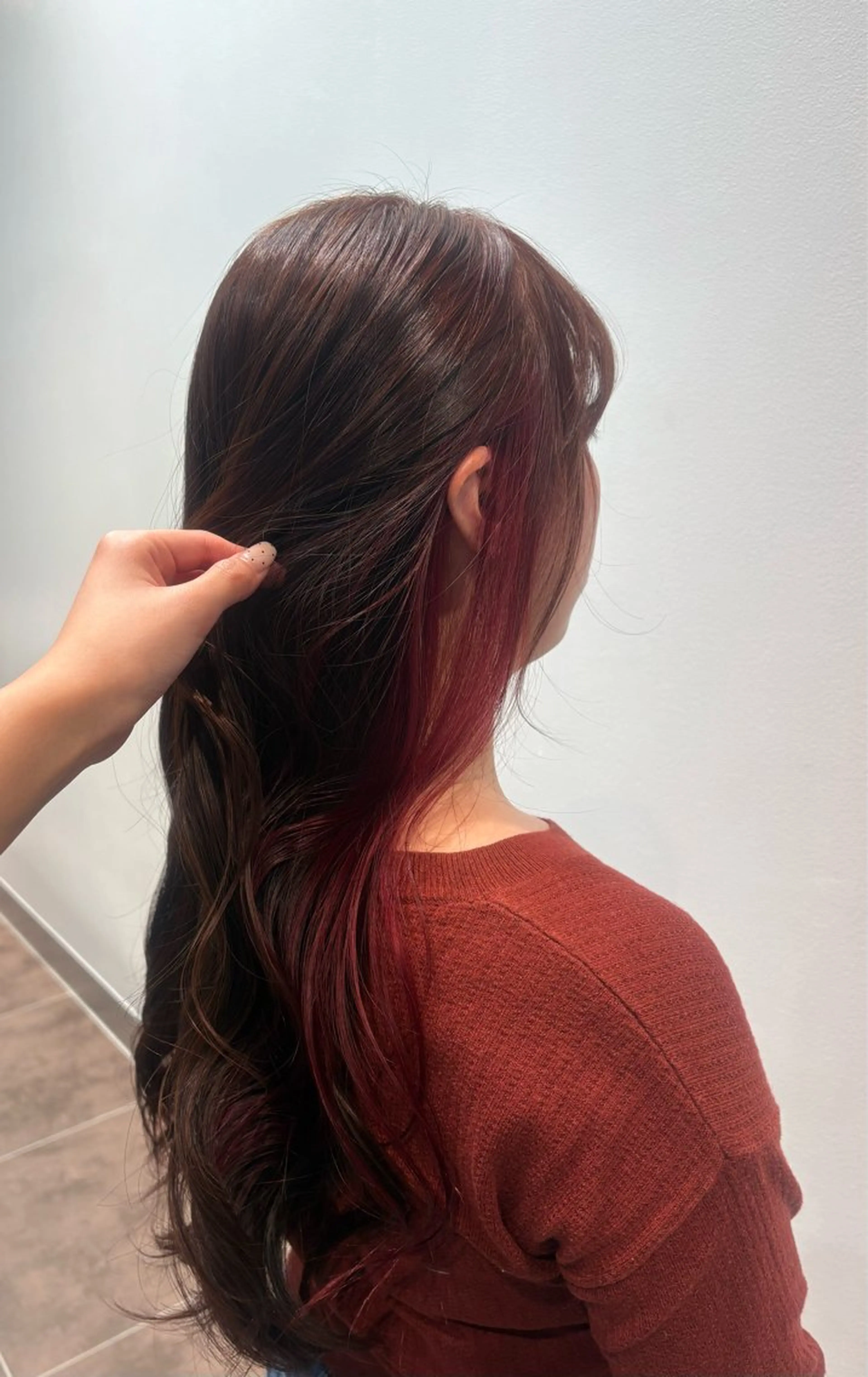 ロング カラー カシス インナーカラー tip top 町田店所属・みなかわ カラーモデル募集中のヘアスタイル