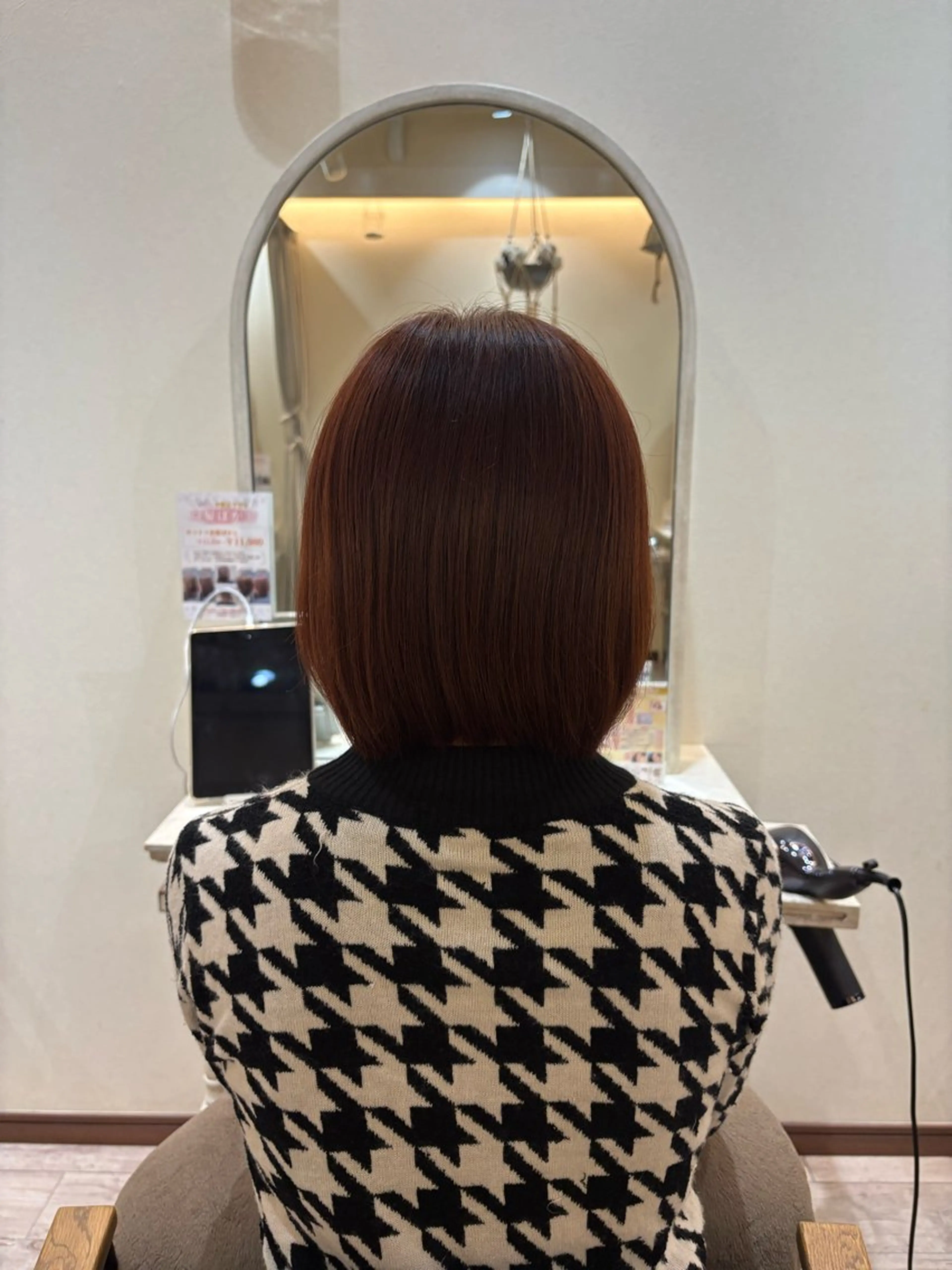 ショート カラー ボブ 艶カラー／ レイヤー／栄／あやかのヘアスタイル