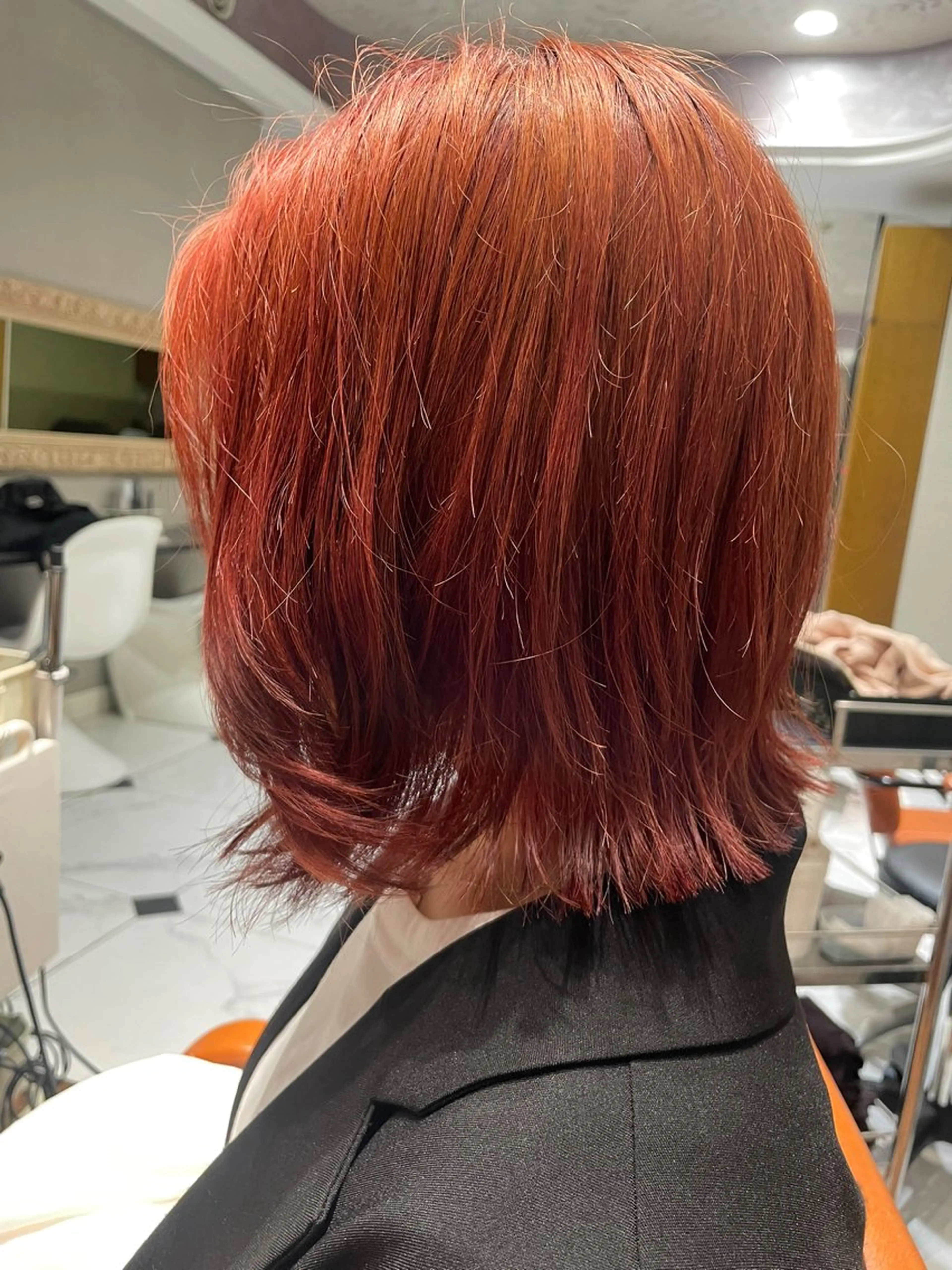 ミディアム 頭から整える美容師 松田のヘアスタイル