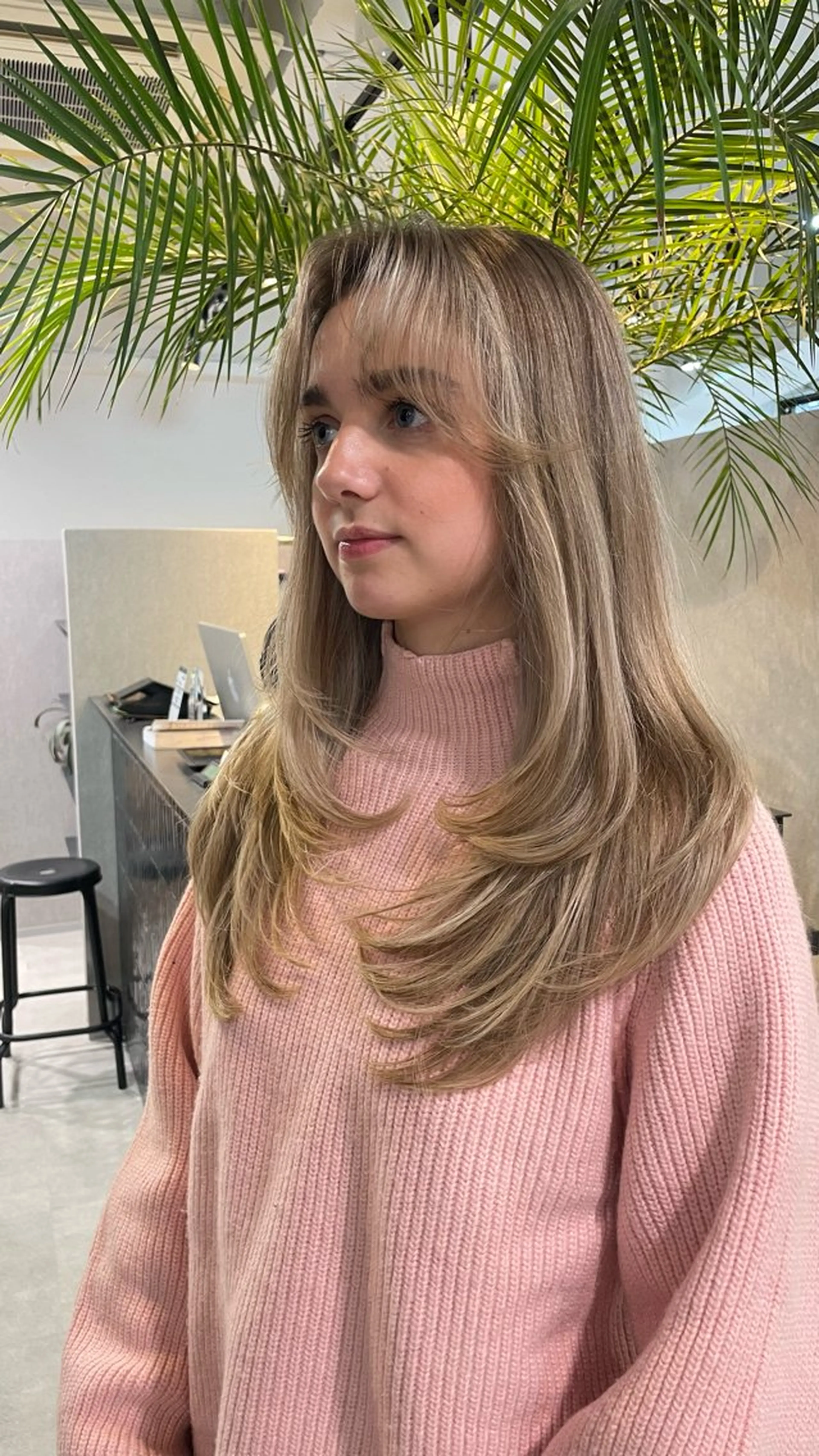 ロング Merlyosaka 早川未来のヘアスタイル