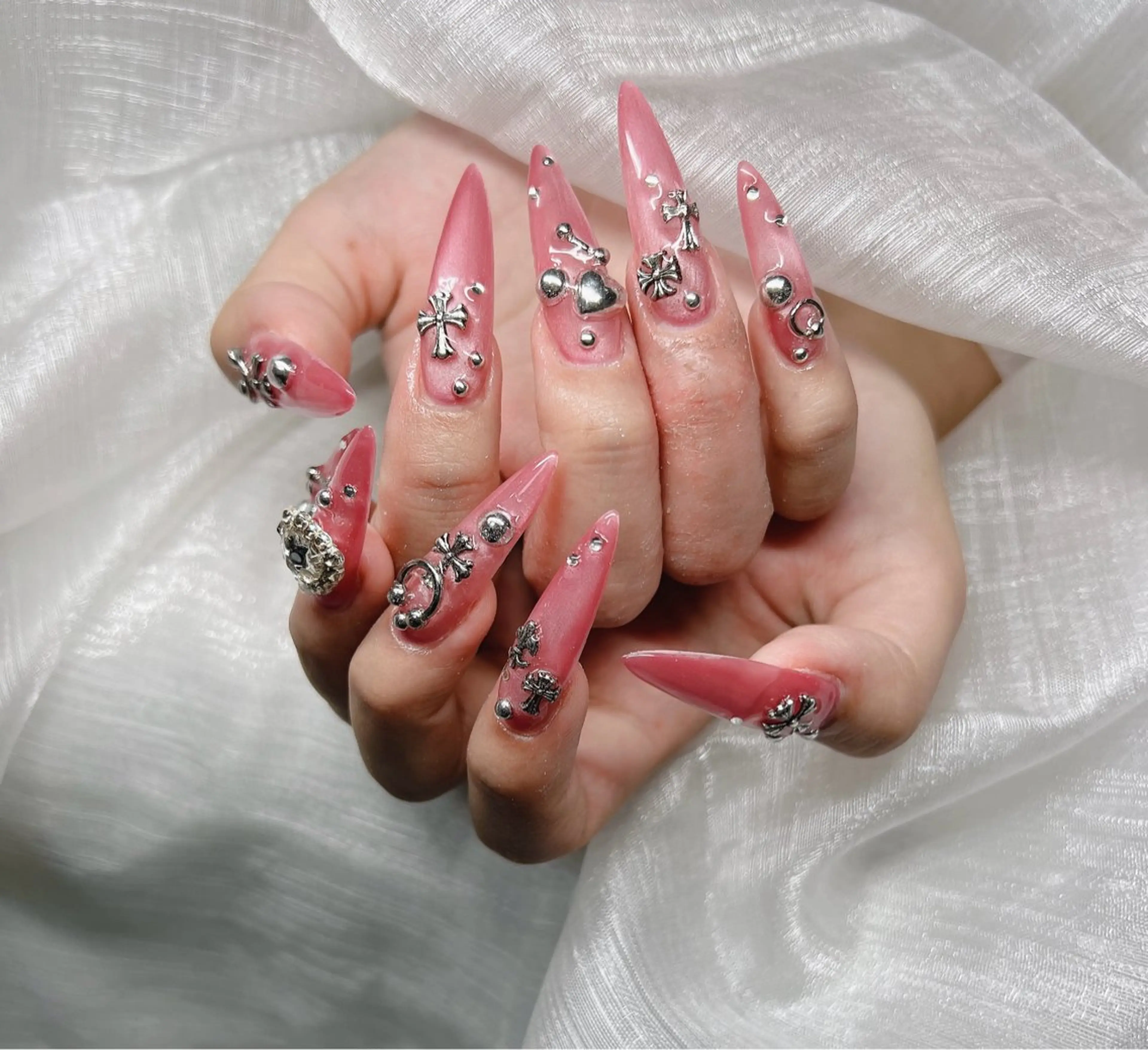 ネイル 長さ出し グラデーション 卒業式 キラキラネイル マグネットネイル ハンドネイル Lee Nailsのネイルデザイン