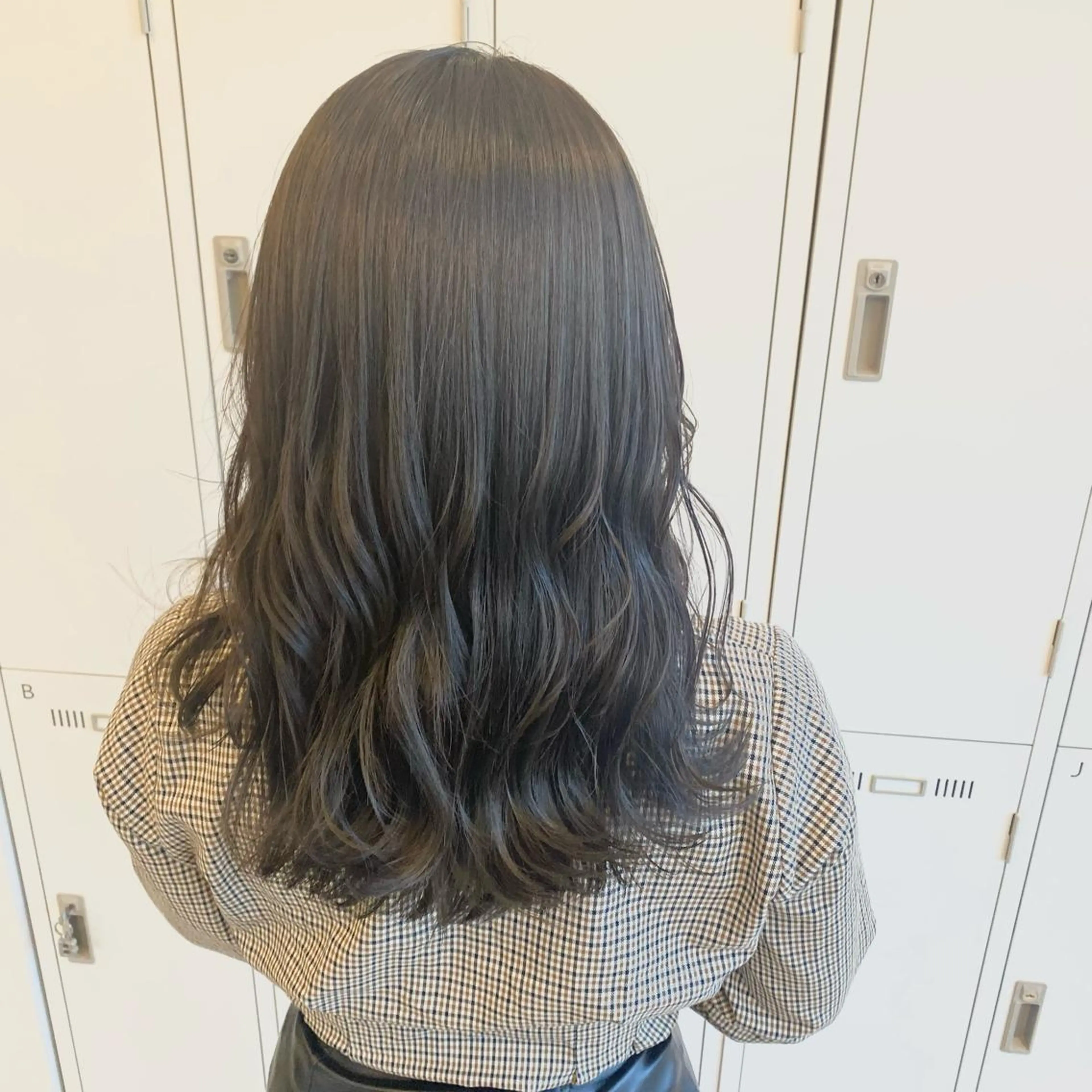セミロング カラー YUNA ユウナのヘアスタイル