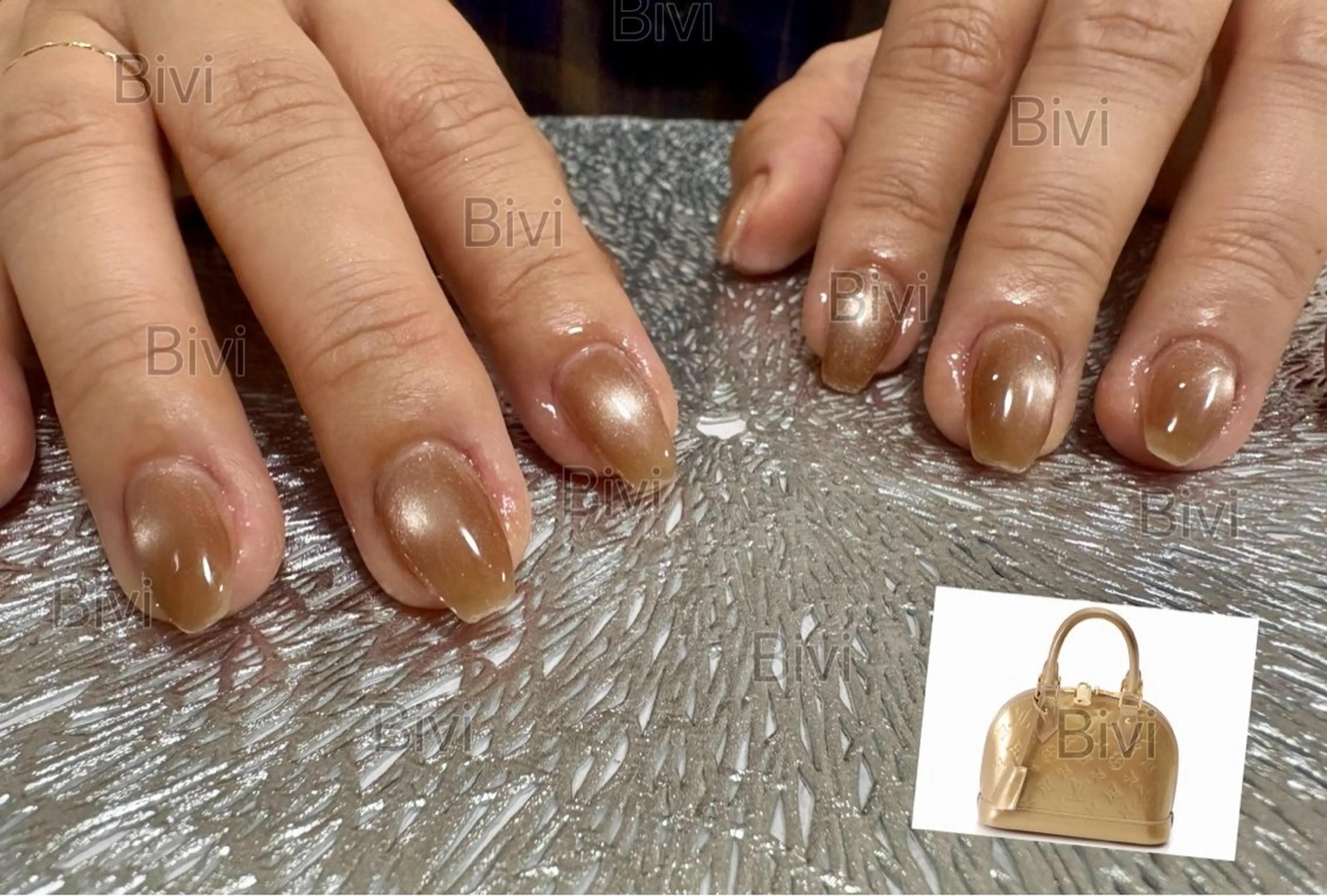 ネイル ラメ(グリッター) マグネットネイル ビー玉ネイル ワンホンネイル 冬ネイル ハンドネイル ハンドケア ♡Bivi♡自爪に 優しいネイルサロンのネイルデザイン