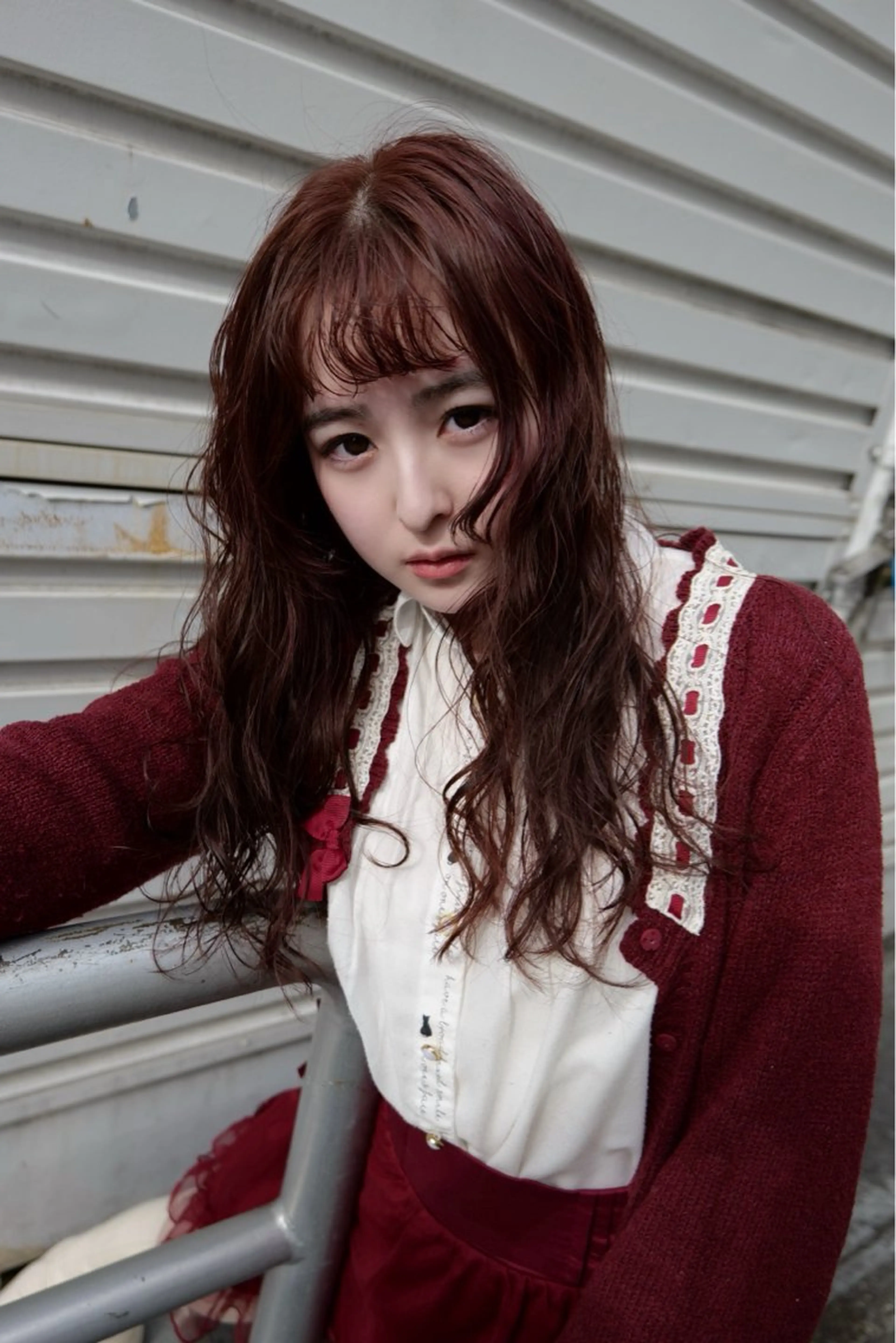 ロング カラー パーマ スパイラルパーマ 𝙱𝙻𝙴𝙽 𝚋𝚢 𝚍𝚘𝚝.所属・🤍BLEN 窓🤍のヘアスタイル