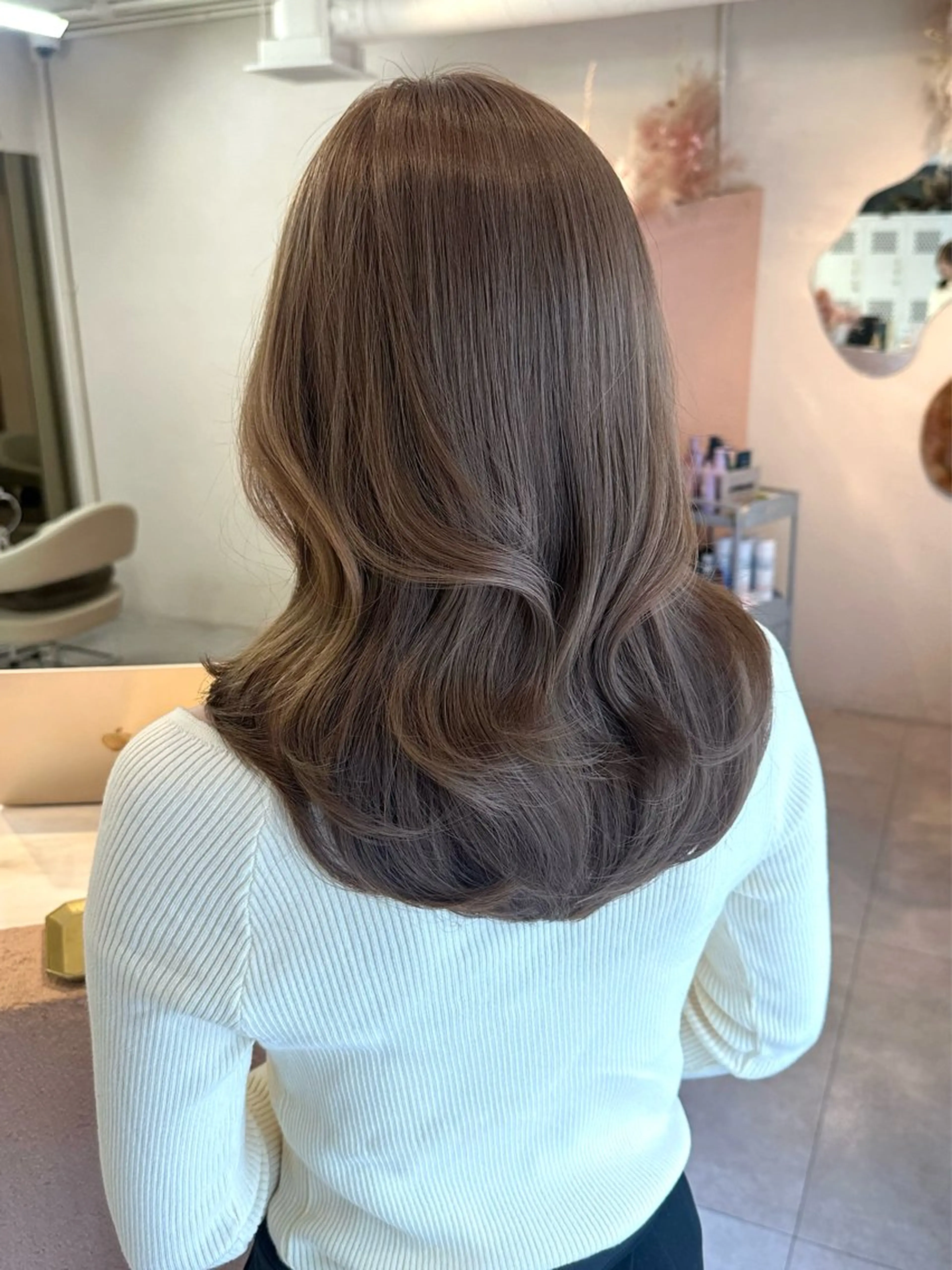 ミディアム カラー ベージュカラー ブリーチ ブリーチなしカラー レイヤーカット 韓国ヘア🦢🖤 Sayumiのヘアスタイル