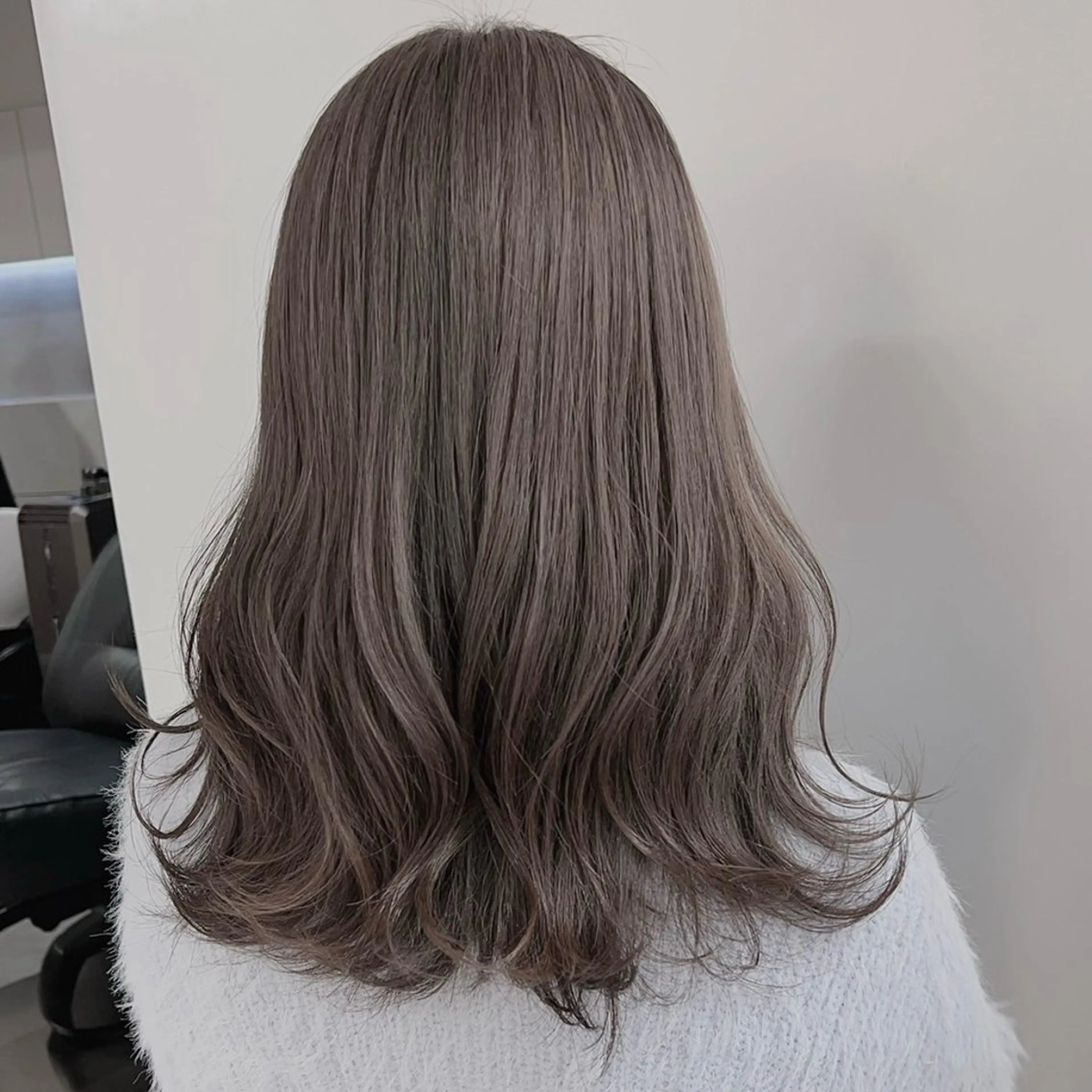 ミディアム アッシュ アッシュグレー ヘアカラー トリートメント グレージュ 透明感 ブリーチなし田島晃汰のヘアスタイル