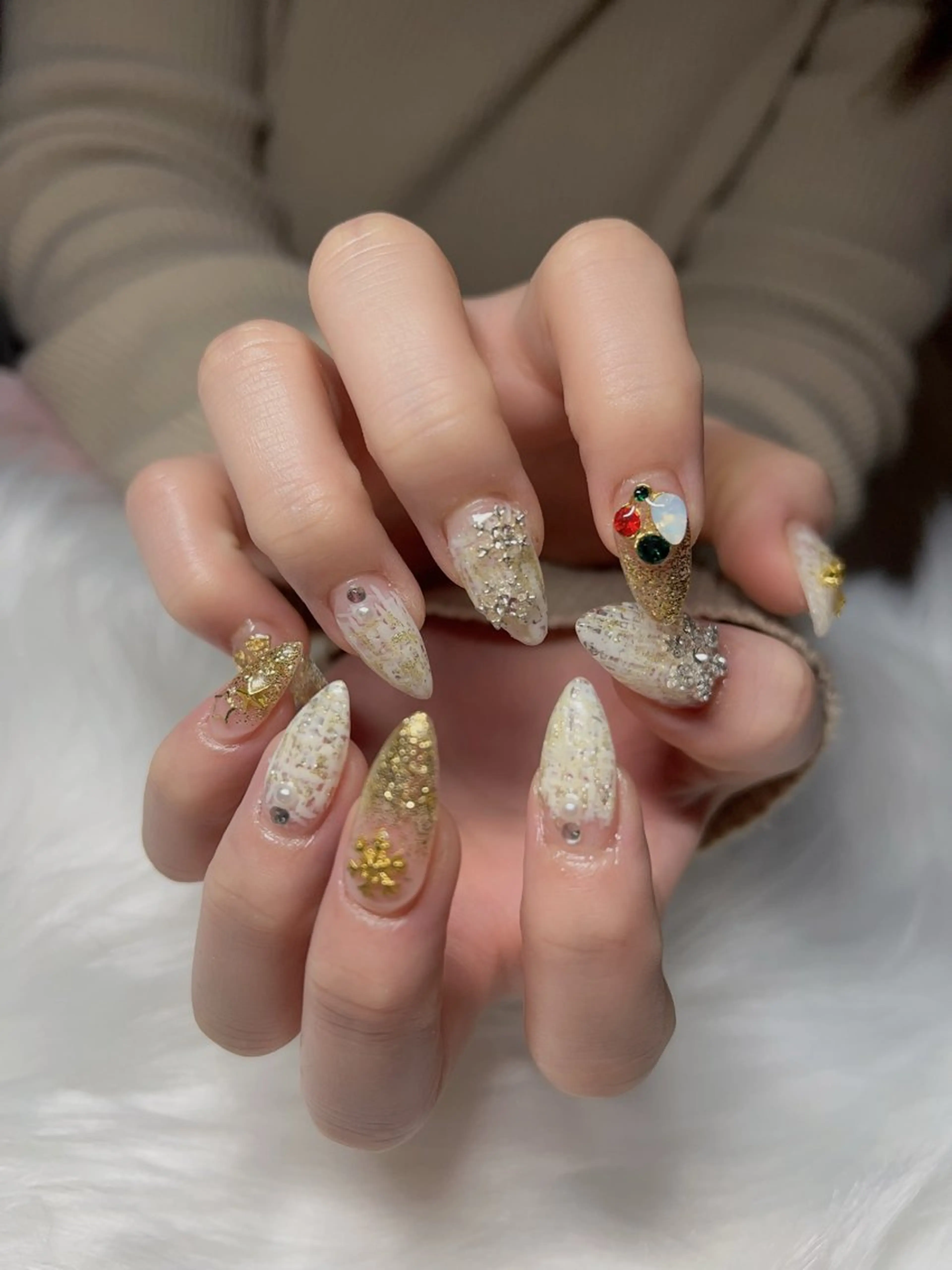 ロング クリスマス ハンドネイル ハンドケア 💜MIYA nail川崎店のネイルデザイン
