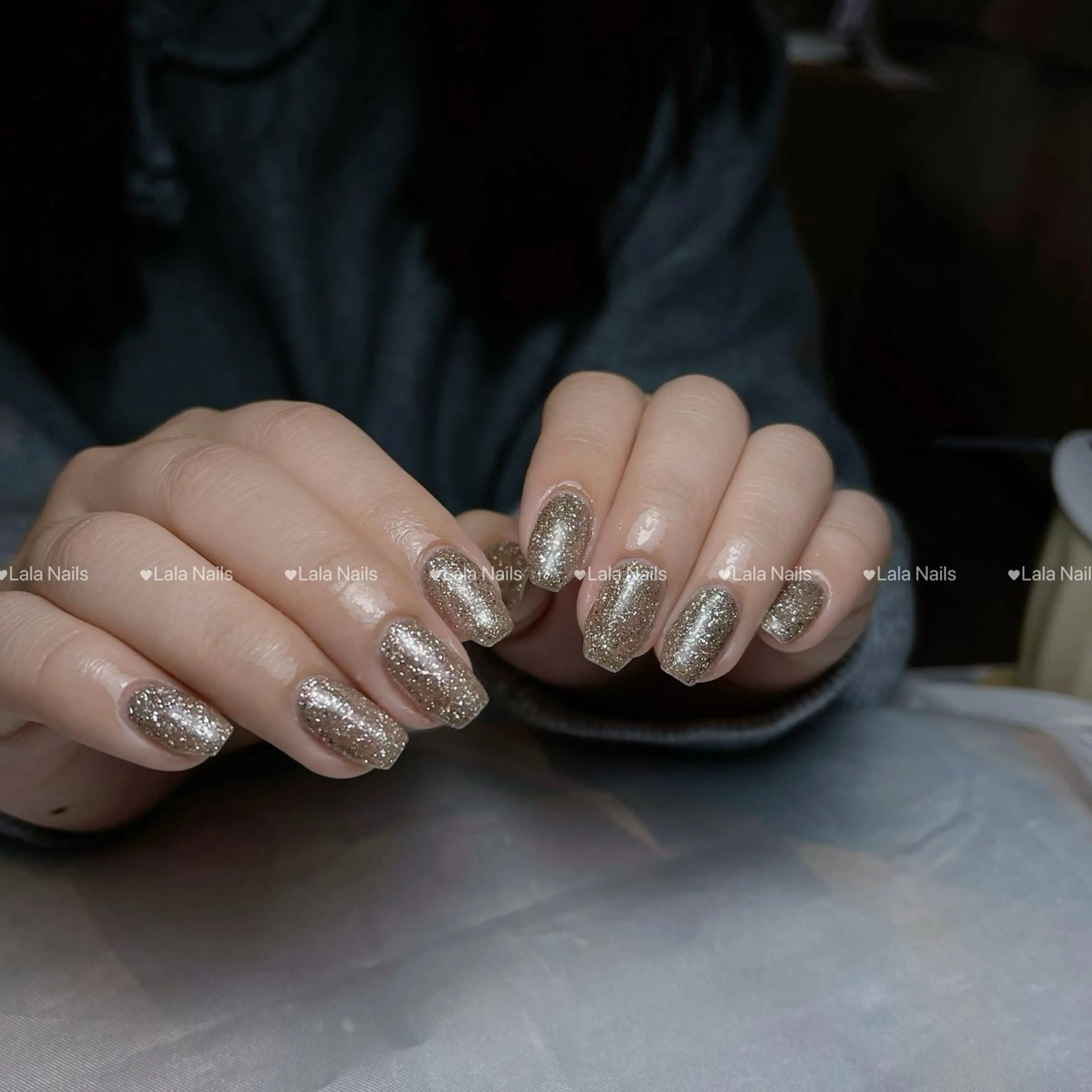 ネイル アートネイル 長さ出し フレンチネイル グラデーション キラキラネイル Lala Nailsのネイルデザイン