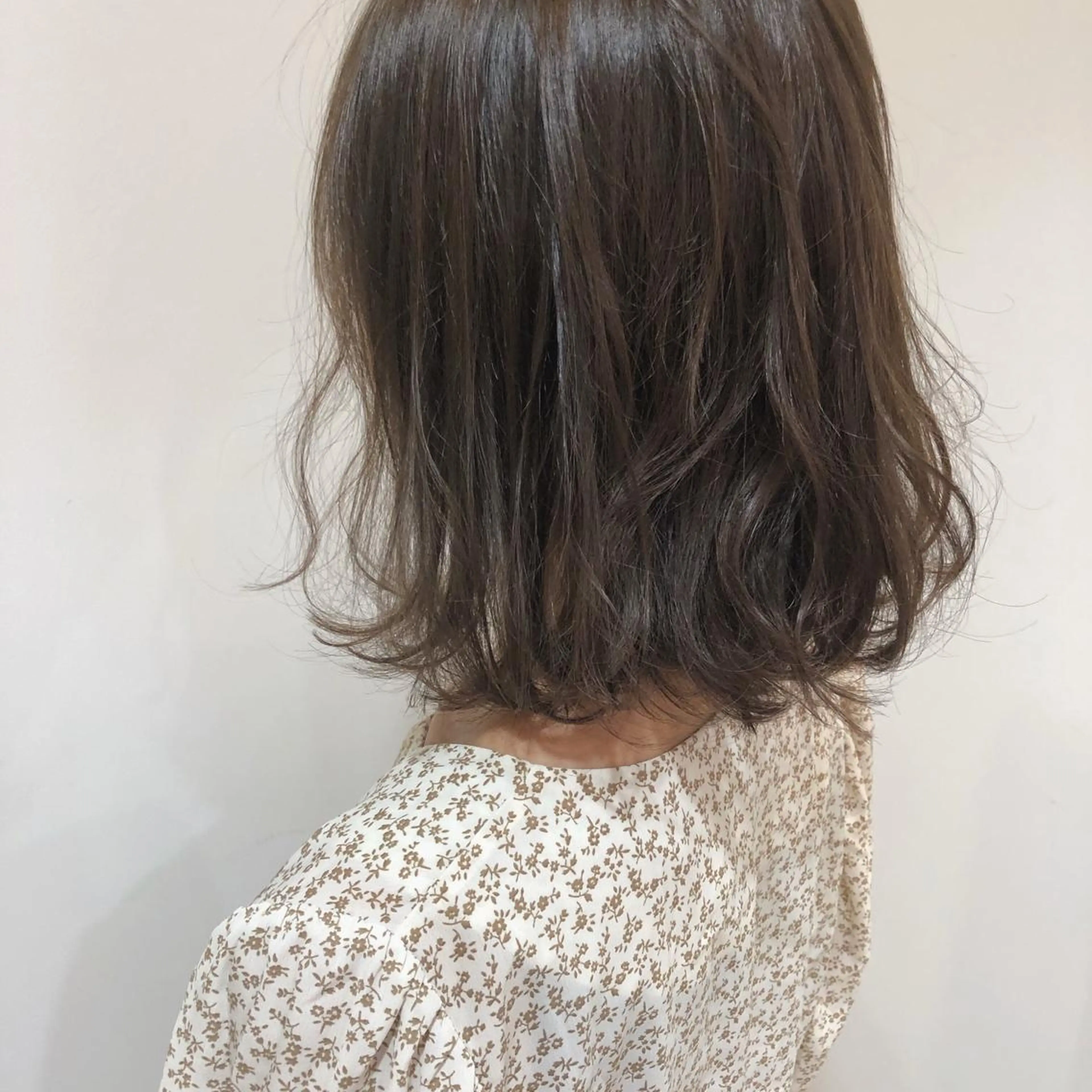 ミディアム カラー ベージュカラー カット パーマ ヤマモト マイのヘアスタイル