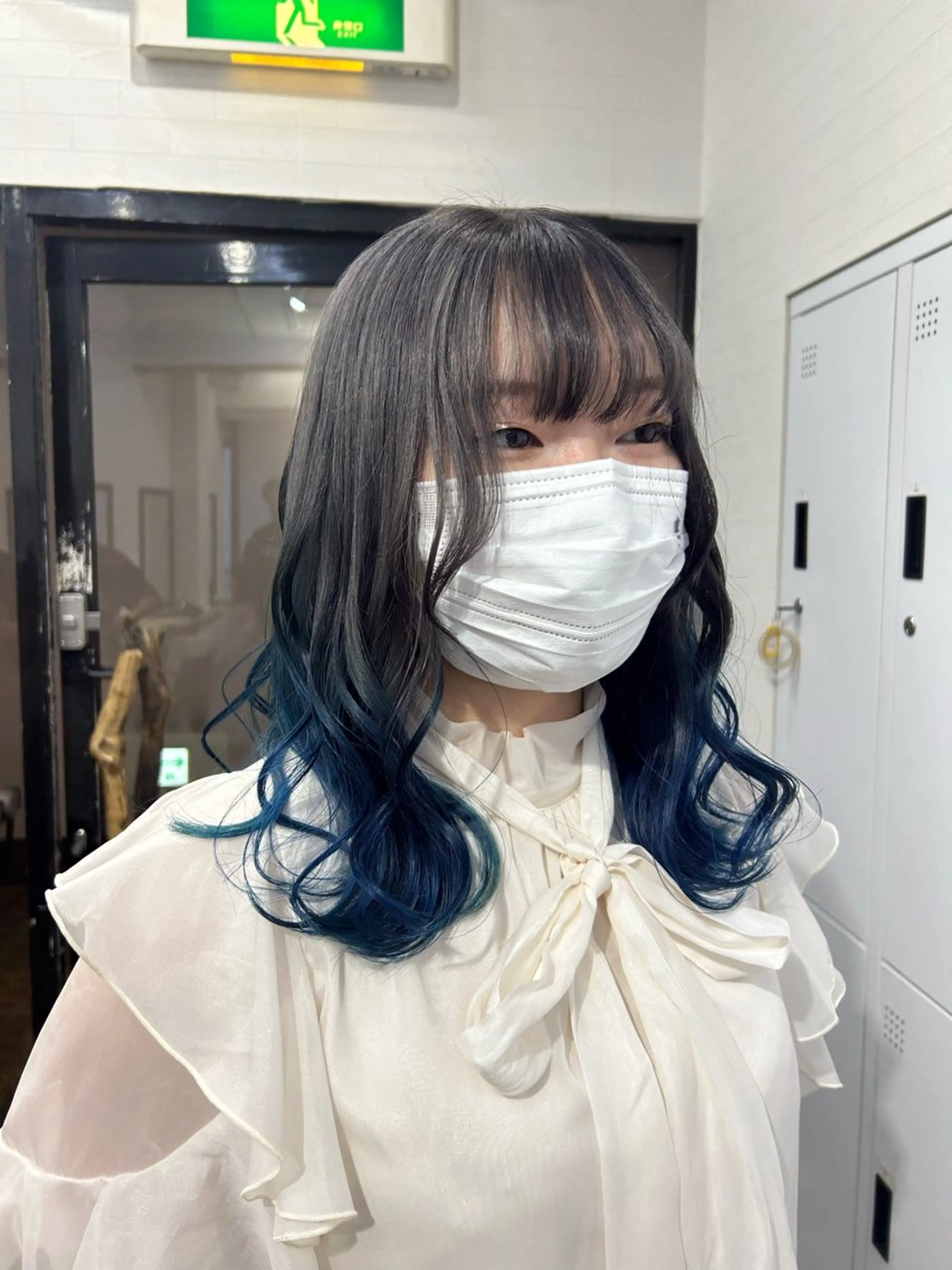 ミディアム Yui. ハイトーン/パーマ/のヘアスタイル