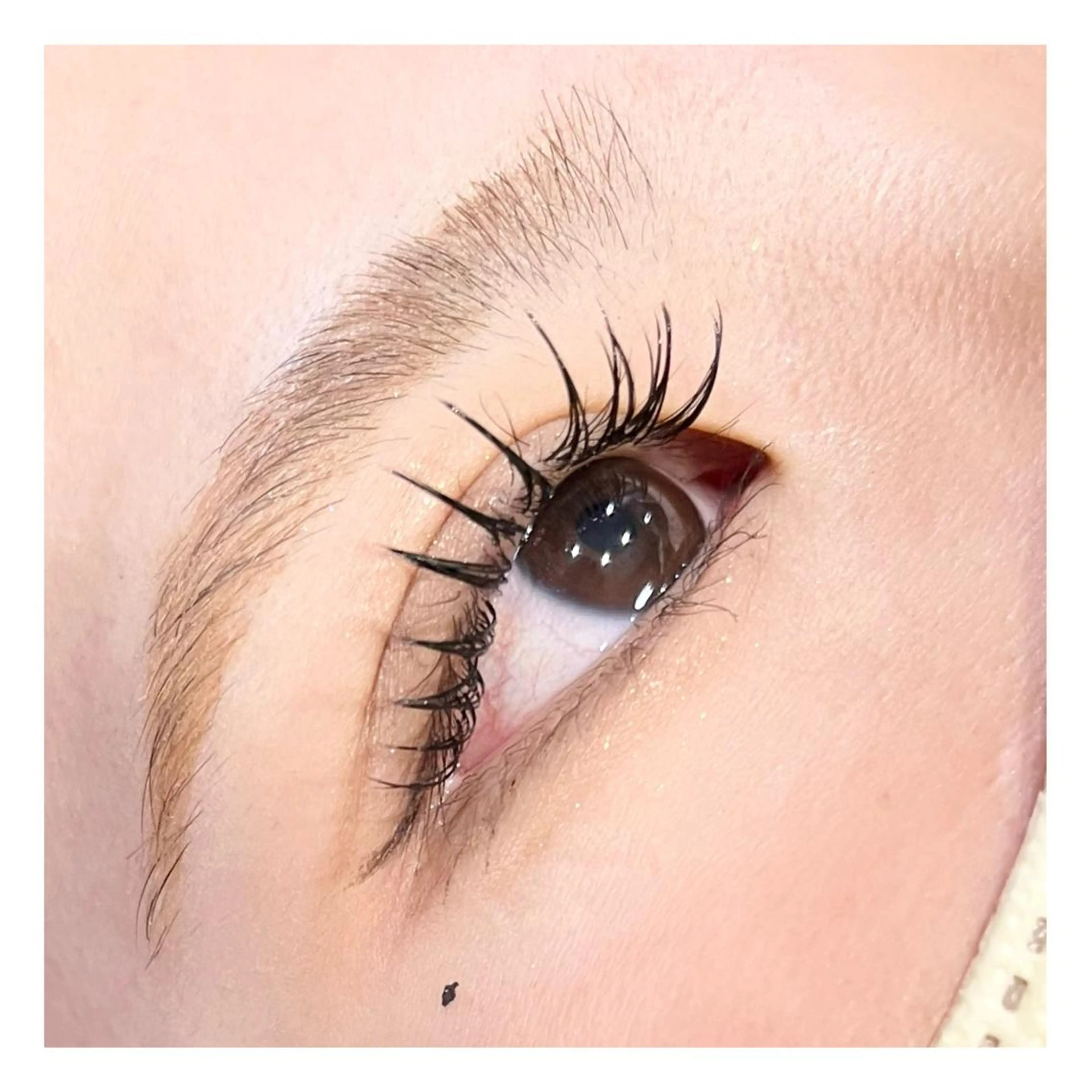 マツエク・マツパ フラットラッシュ マツエク 浅野 優衣のネイルデザイン