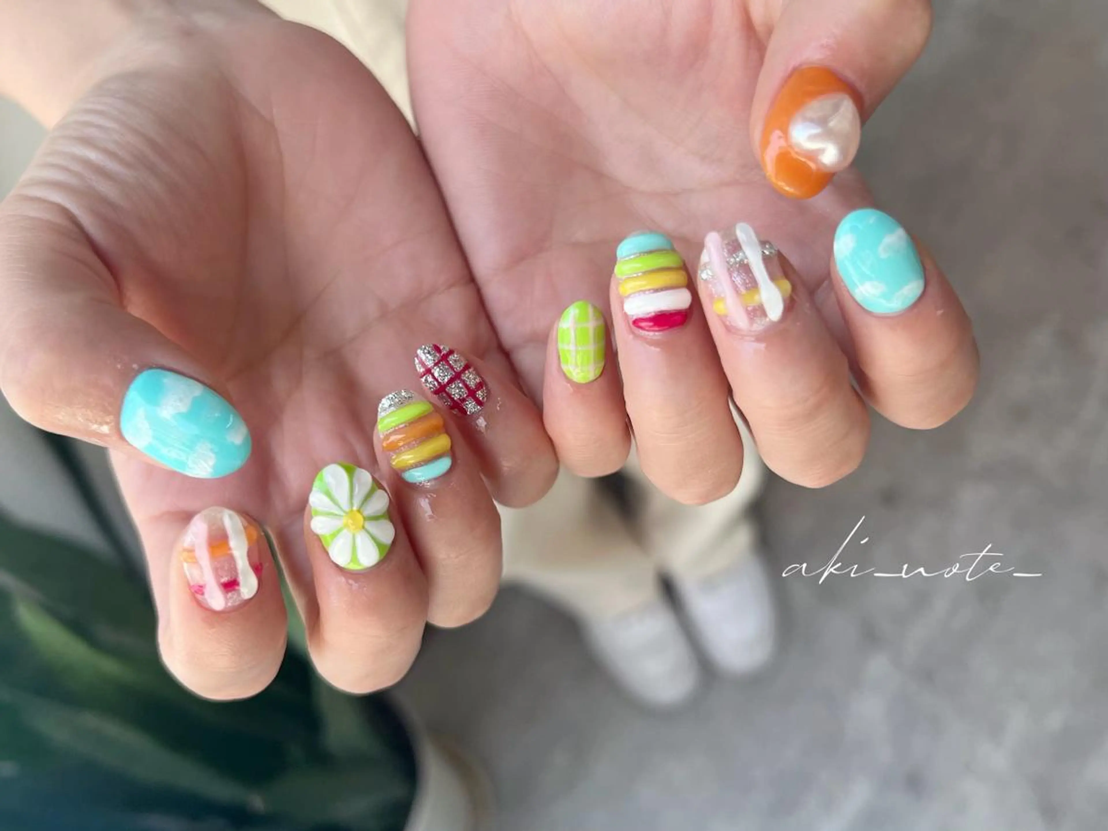 ネイル ジェルネイル 氷ネイル・うるうるネイル 韓国ネイル ニュアンスネイル シンプルネイル ハンドネイル フットネイル GRANDE大須 栄/店長 aki🌙のネイルデザイン