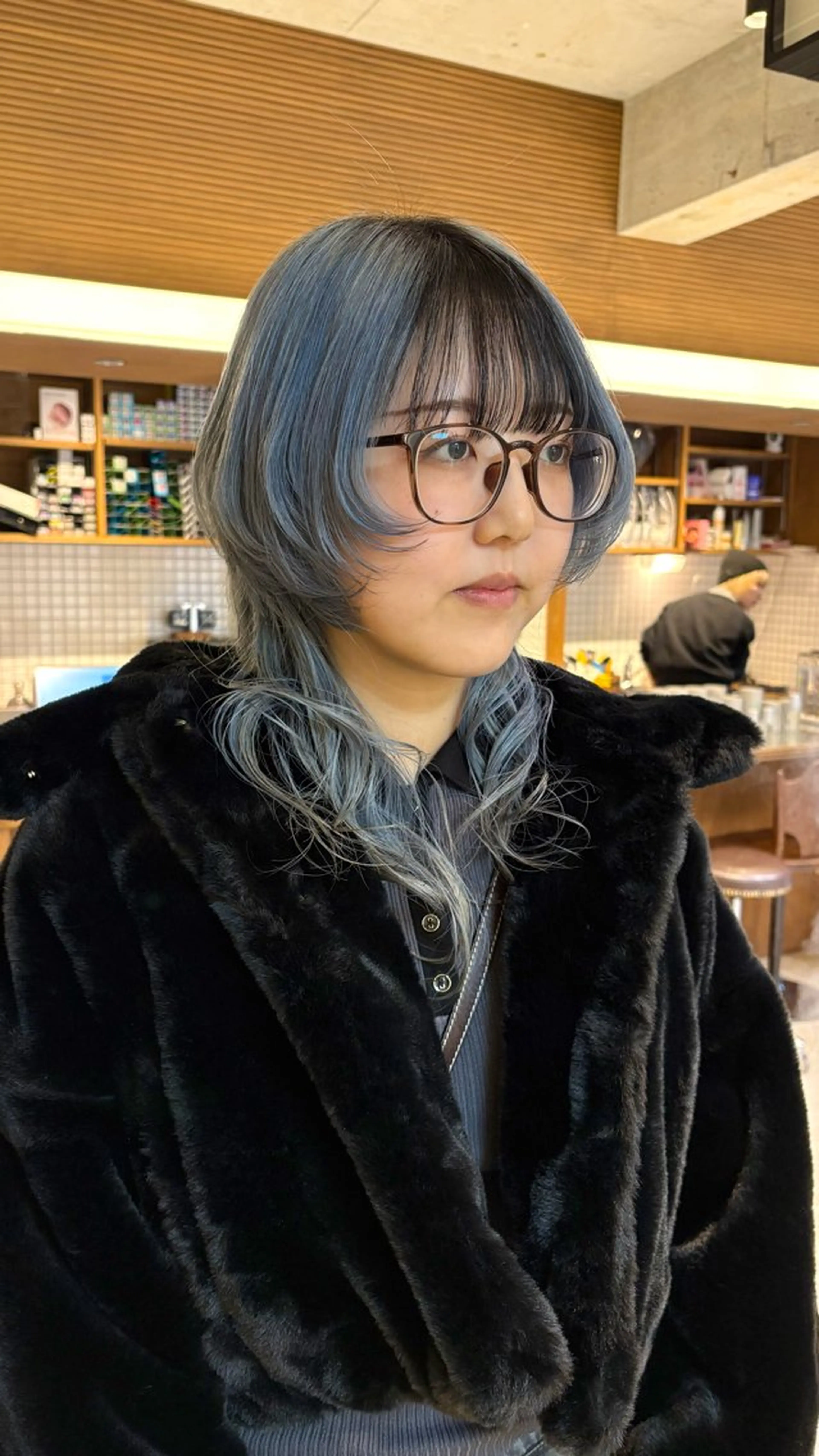 ロング カラー 黒髪 ブルーカラー デザインカラー パ ルのヘアスタイル