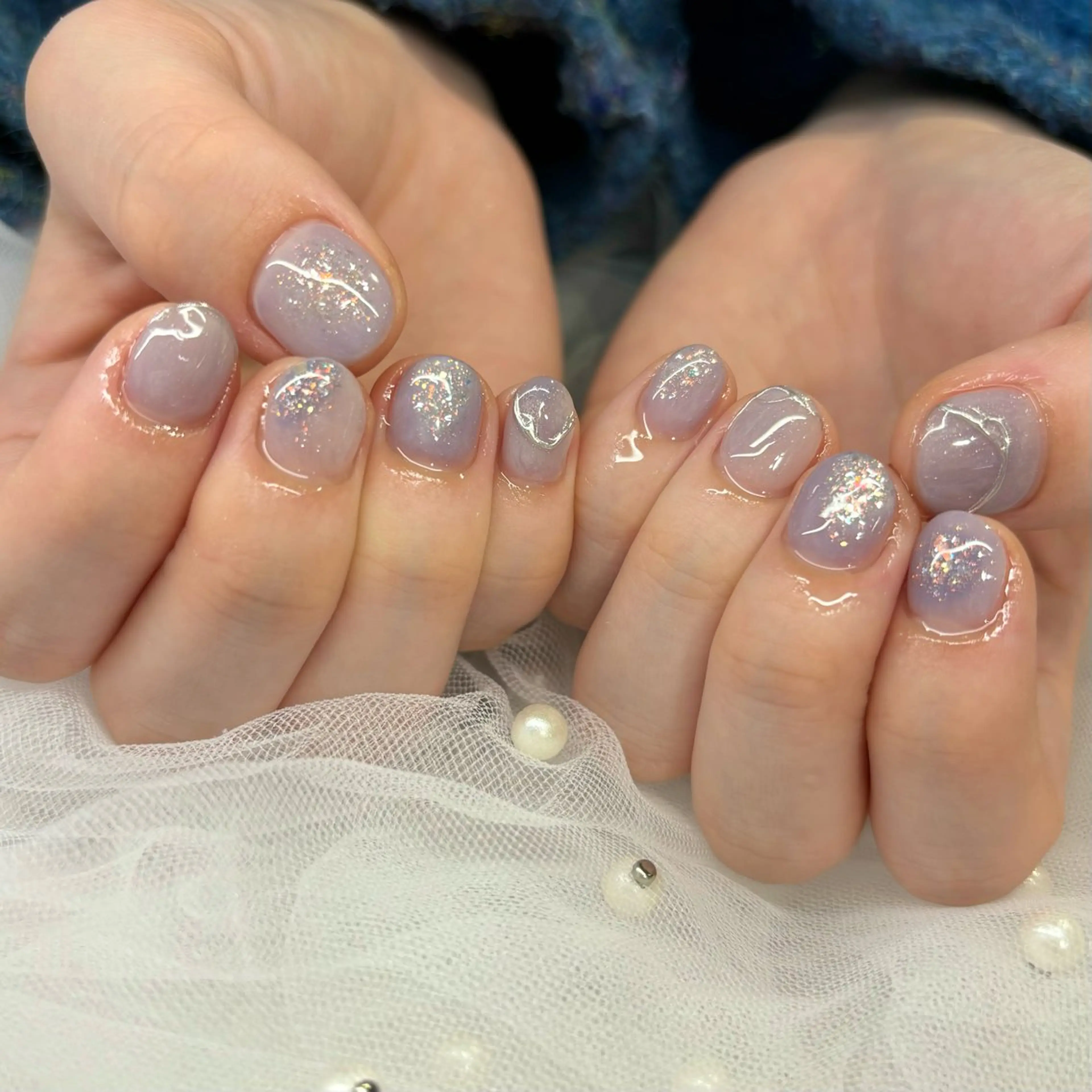 ネイル 水色 ミラーネイル シルバー ハンドネイル 荒巻 めいのネイルデザイン