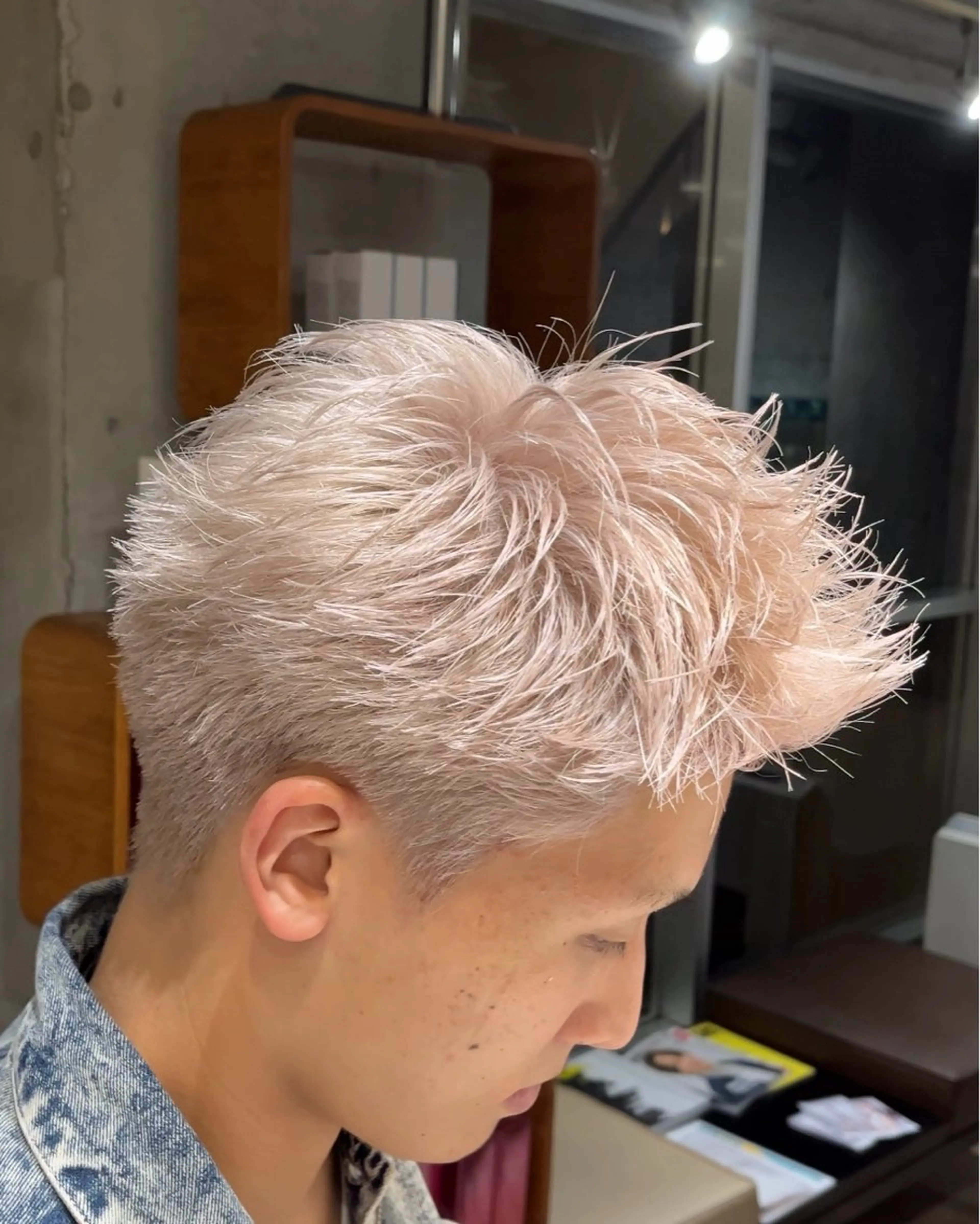 ショート カラー メンズ メンズブリーチ ベージュカラー ブリーチ ブロンド 透明感カラー ヘアカラー トリートメント fifth 原宿店所属・fifth原宿 今村圭一のヘアスタイル
