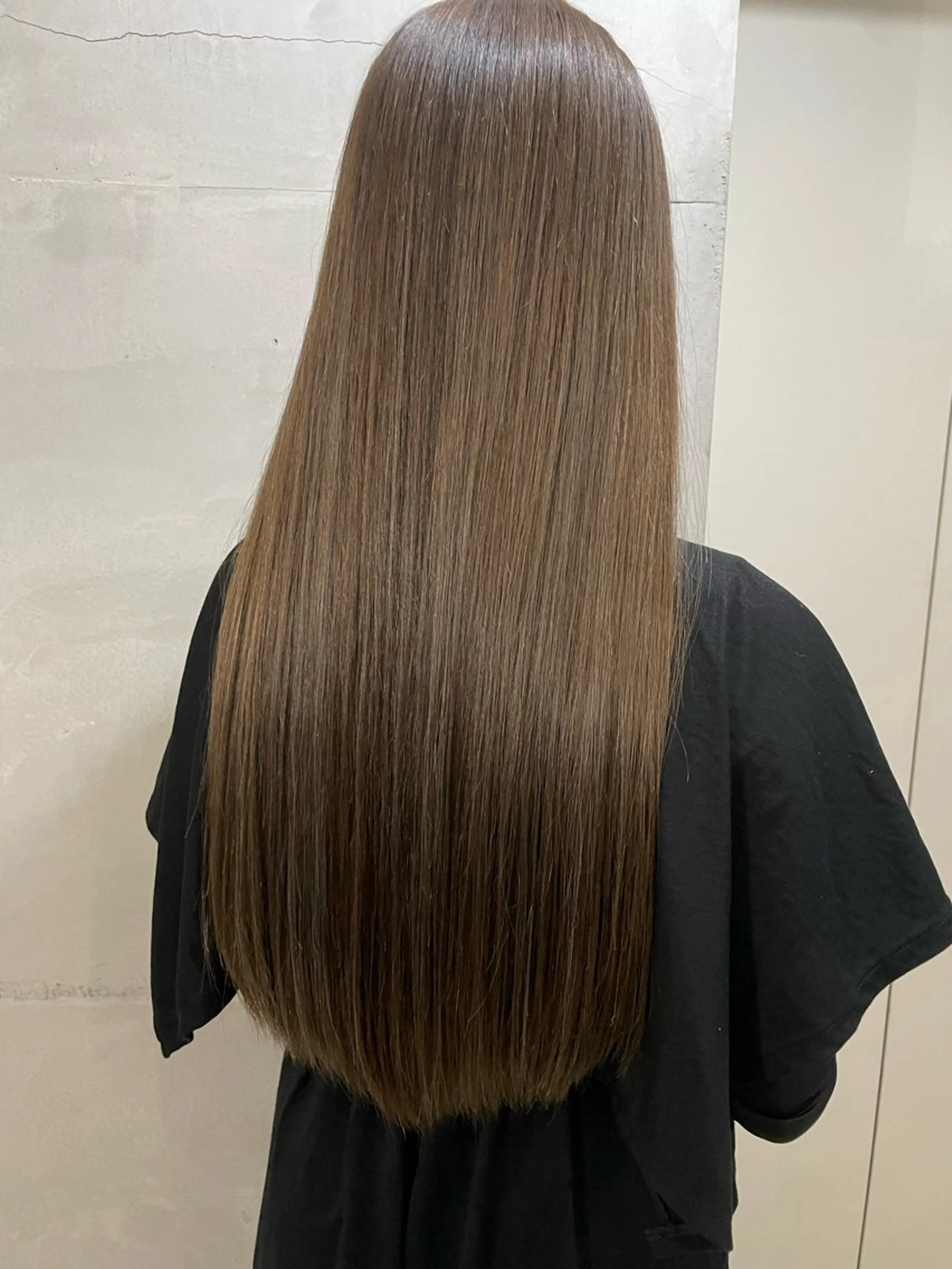 💎低ダメージ酸性ストレート(縮毛矯正)+🎨カラー💰20,000円の写真