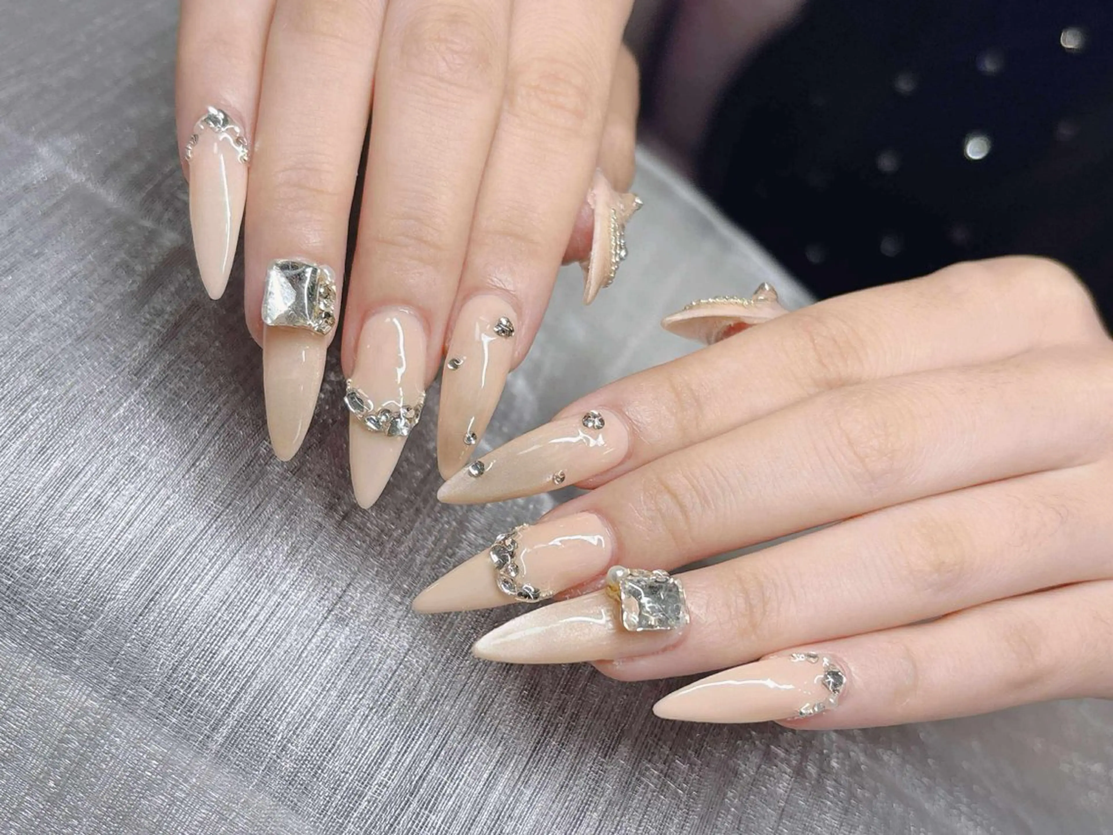 ネイル 長さ出し グラデーション 卒業式 キラキラネイル マグネットネイル ハンドネイル Lee Nailsのネイルデザイン