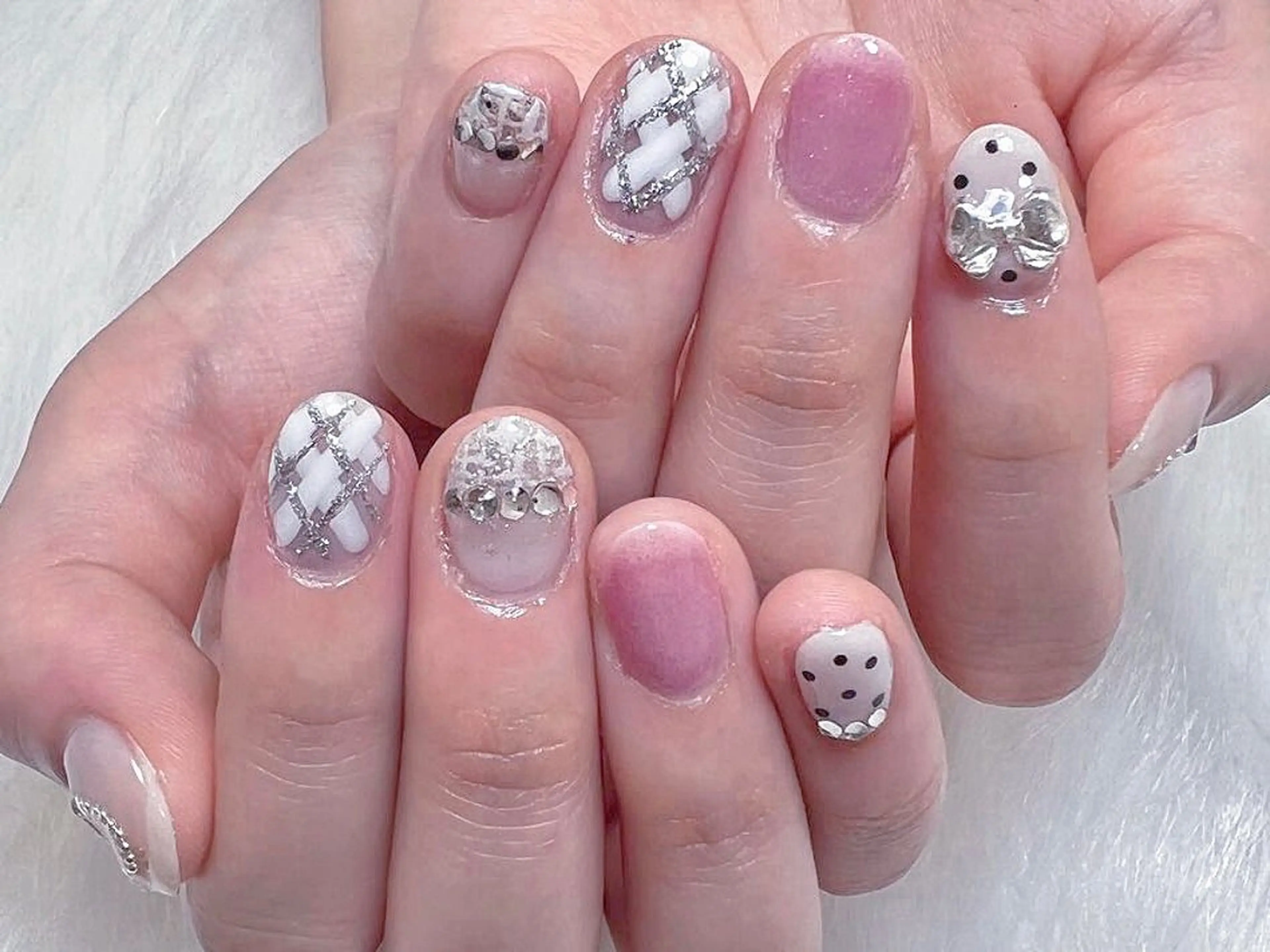 ネイル アートネイル オーロラネイル ガーリー キラキラネイル 韓国ネイル DEMAIN- 🕊️研修のネイルデザイン