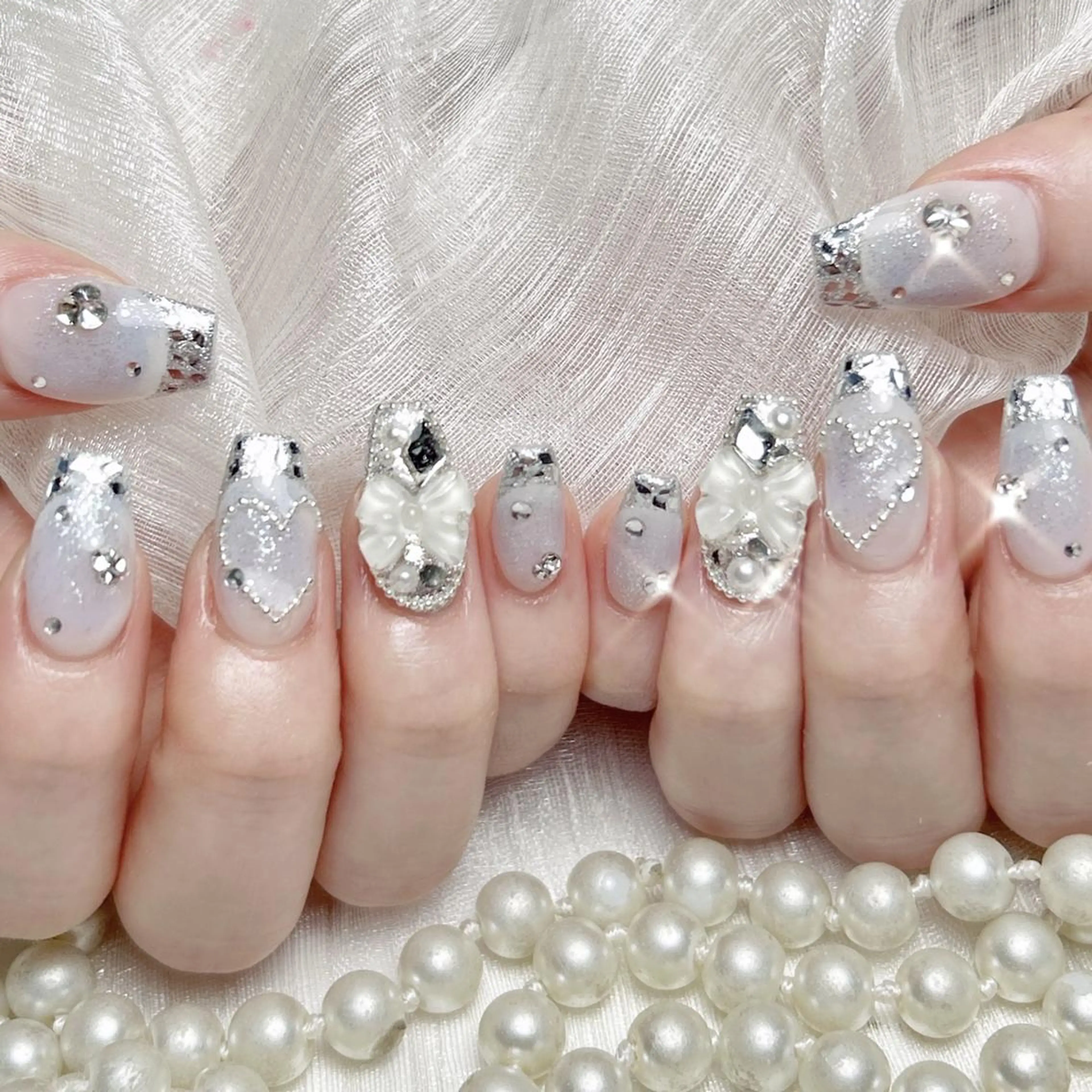 ネイル Queening 🦋のネイルデザイン