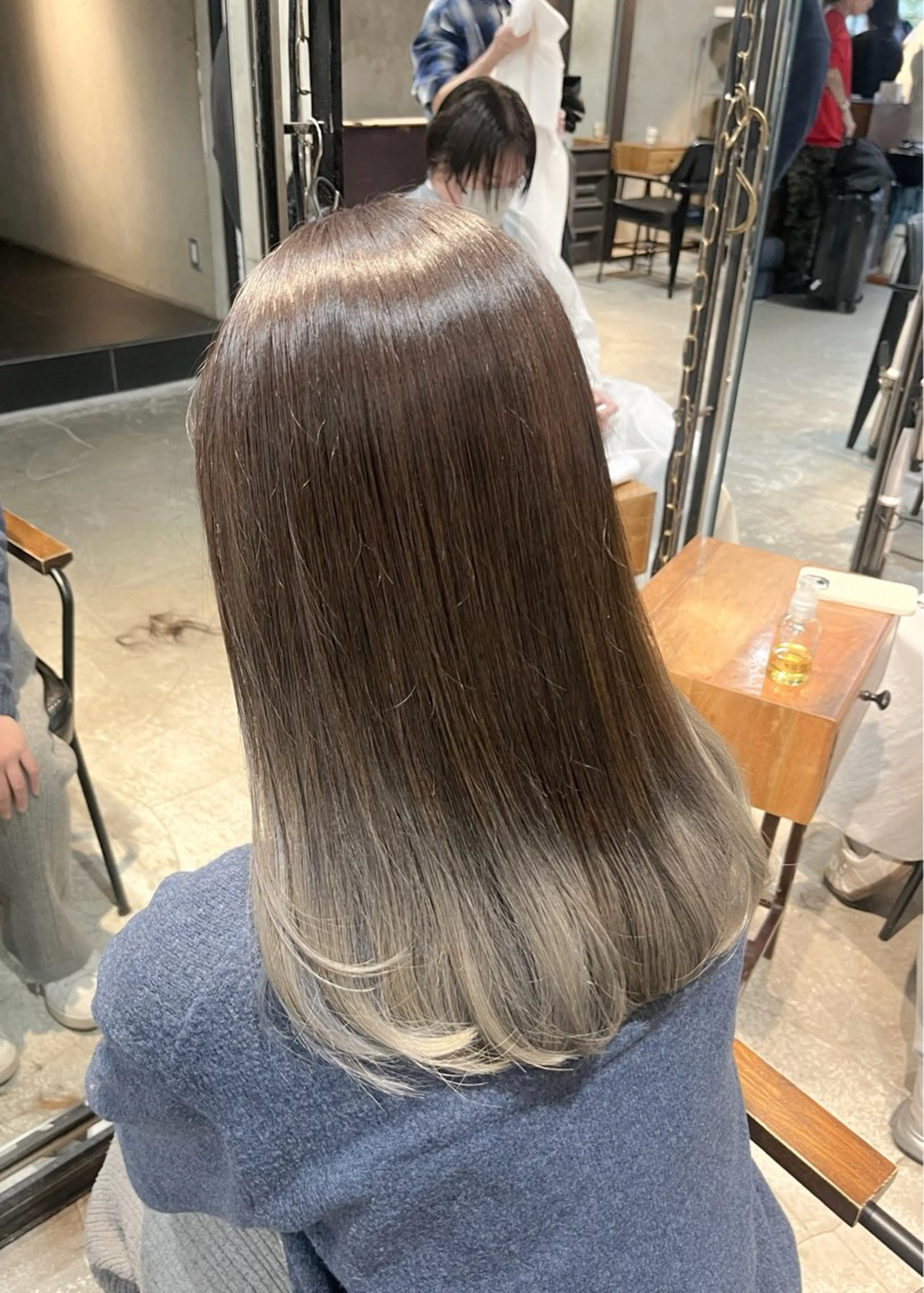 セミロング カラー ベージュカラー ブリーチ ブロンド ケアブリーチ ダブルカラー カット ヘアカラー トリートメント ヘアセット 似合わせハイトーン 🍯ayumi🍯のヘアスタイル