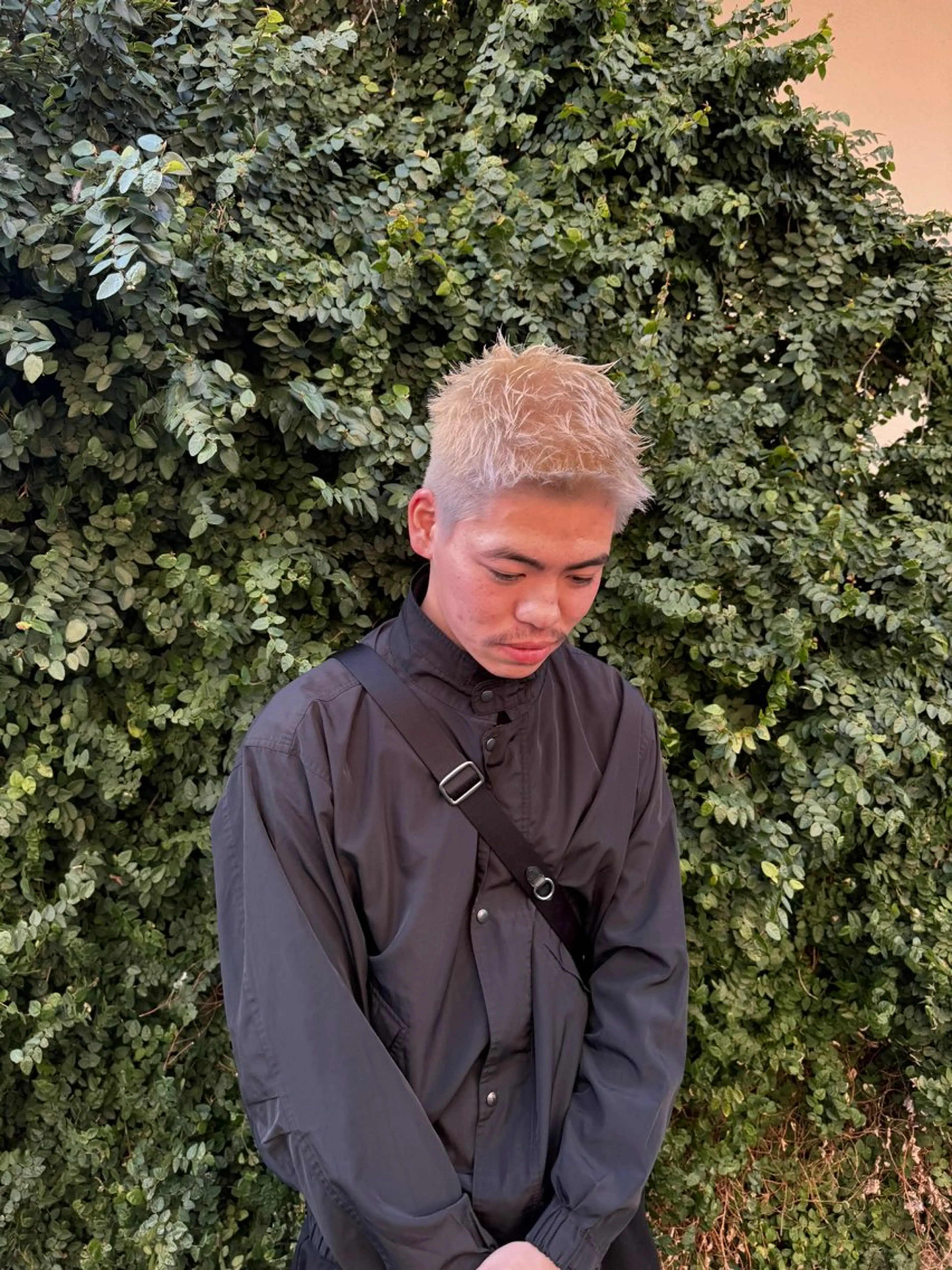 ショート カラー メンズ メンズブリーチ メンズハイトーン メンズショート スパイキーショート ブリーチ スキンフェード/パー マ/須田陸斗のヘアスタイル