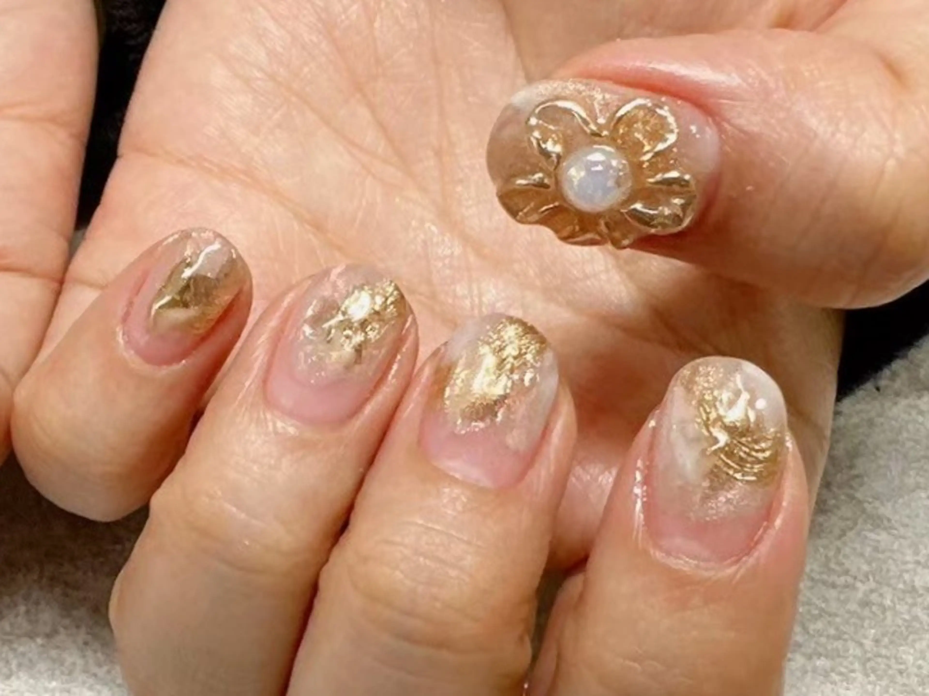 ネイル フラワーネイル ニュアンスネイル FIKA 折戸のネイルデザイン