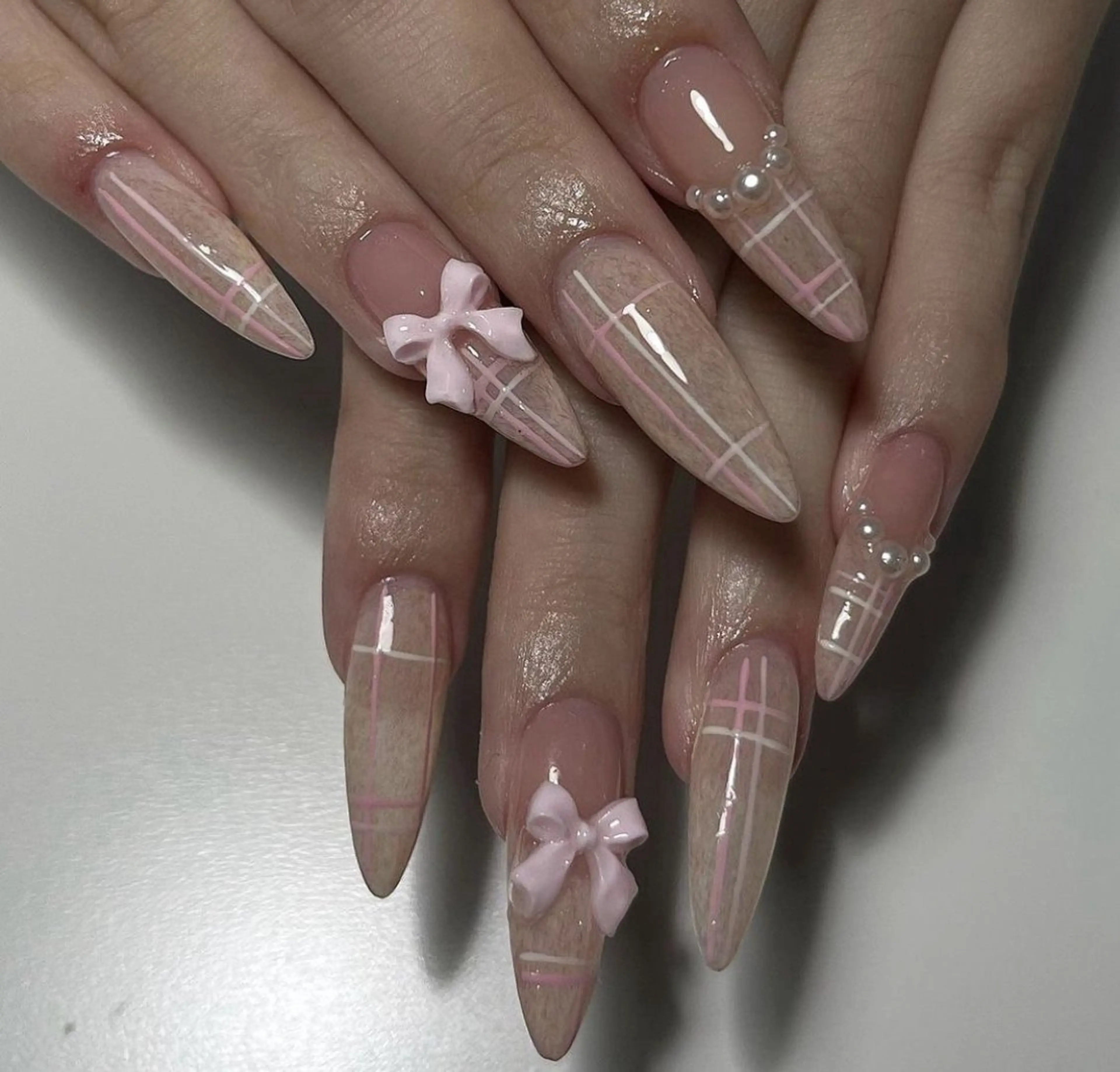 ネイル 長さ出し フレンチネイル 韓国ネイル 赤色 ネイルチップ ハンドネイル Lee Nailsのネイルデザイン