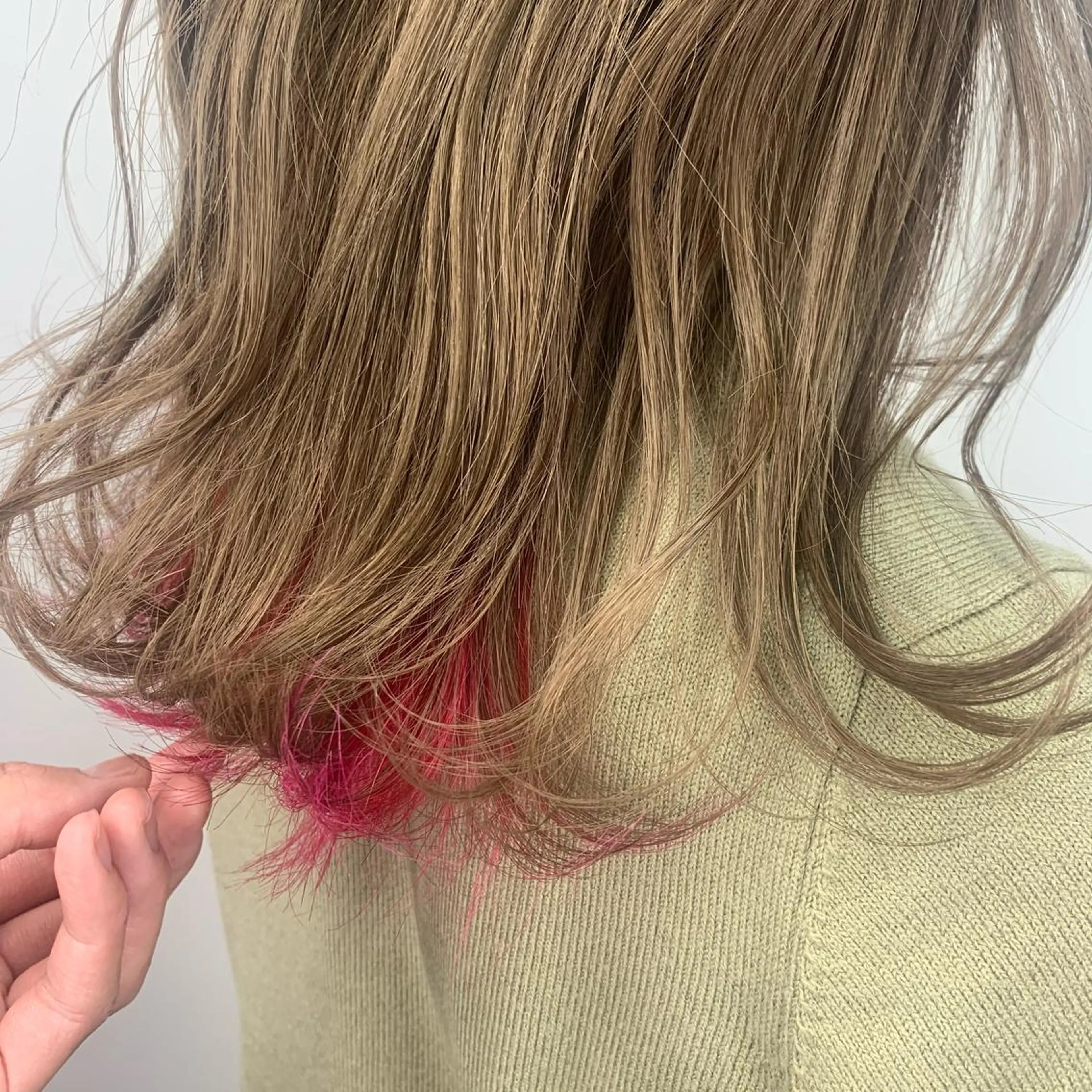 ロング カラー ベージュカラー ピンクカラー 艶髪/白髪ぼかし ヘッドスパ/大野結菜のヘアスタイル